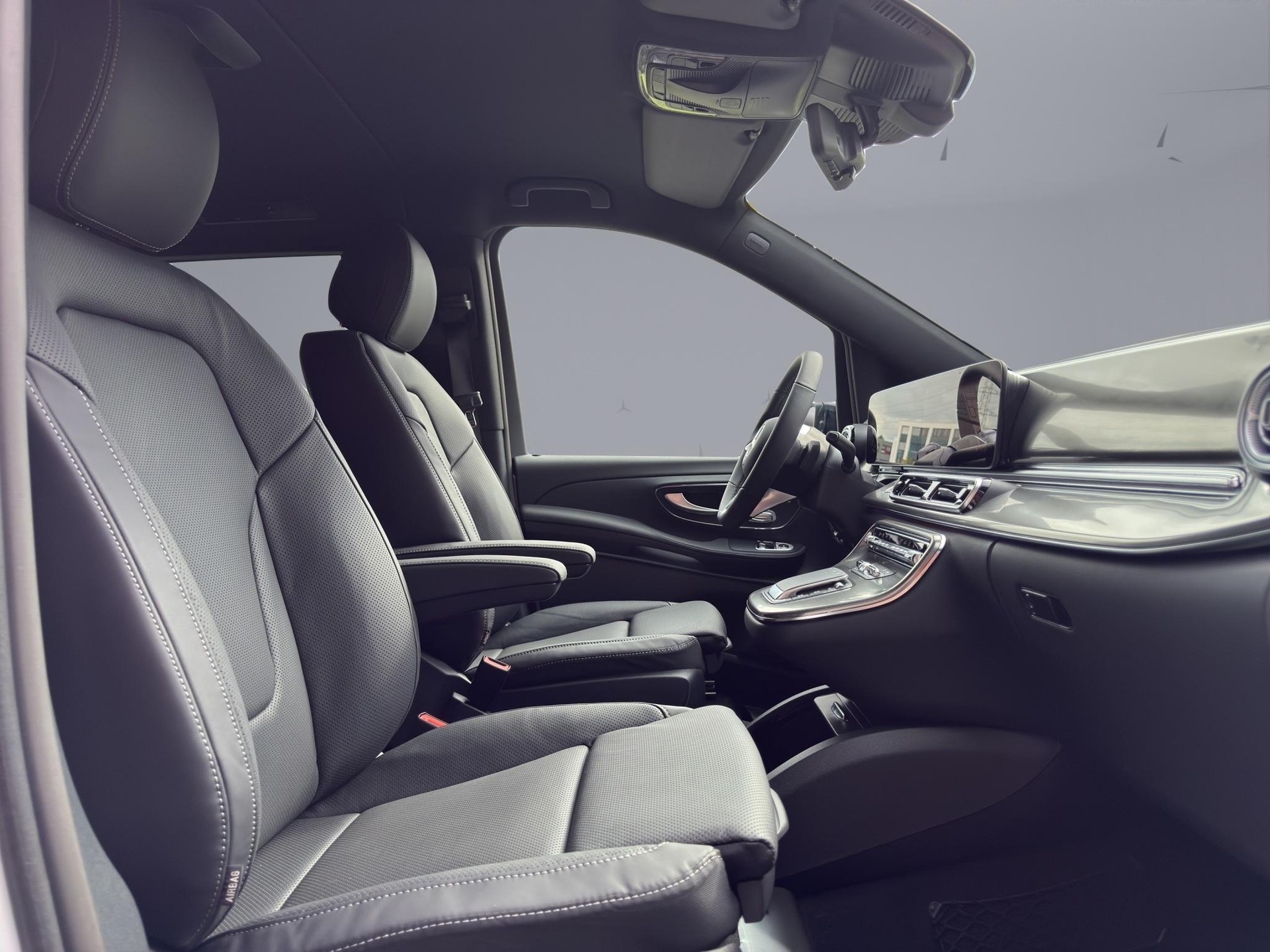 MERCEDES-BENZ V 300 d Swiss Ed. lang 4matic Van - 17