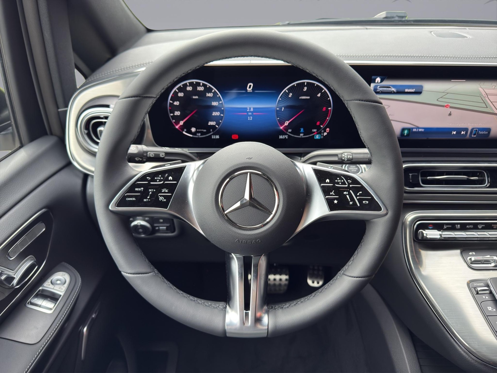 MERCEDES-BENZ V 300 d Swiss Ed. lang 4matic Van - 12