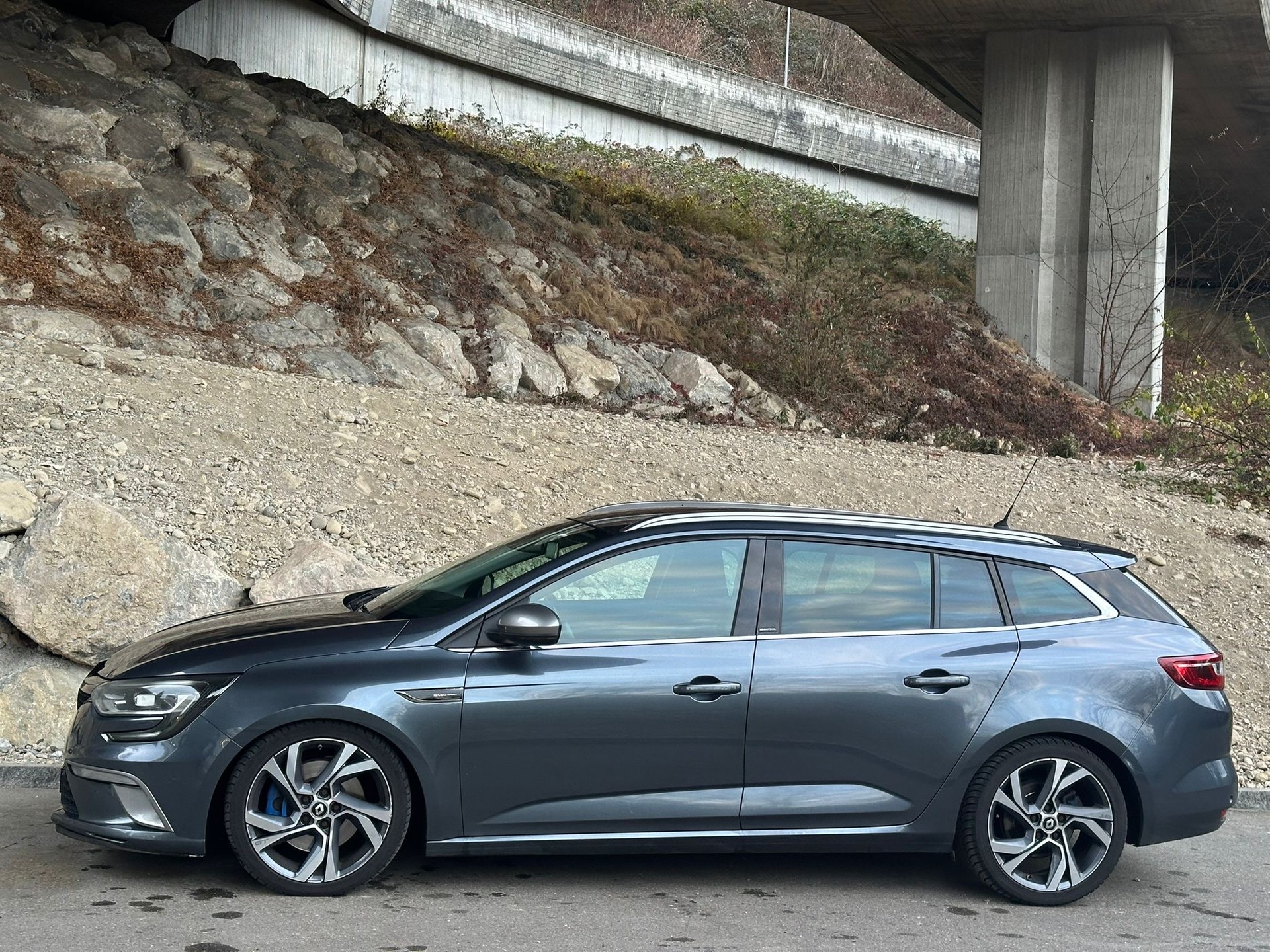 RENAULT Mégane Grandtour 1.6 dCi GT Limited EDC - 3