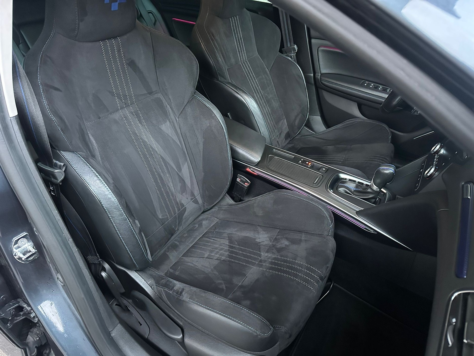 RENAULT Mégane Grandtour 1.6 dCi GT Limited EDC - 10