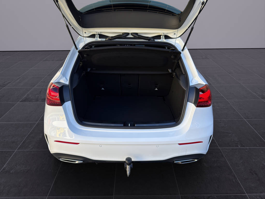MERCEDES-BENZ A 220 AMG Line 4m - 16