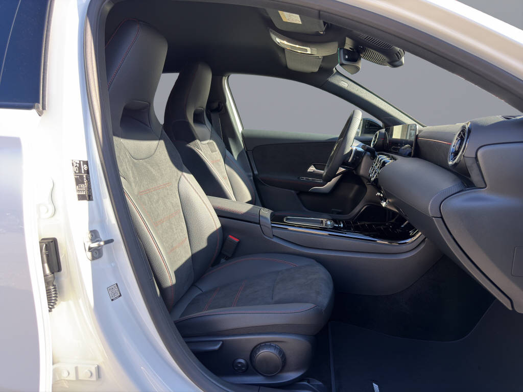 MERCEDES-BENZ A 220 AMG Line 4m - 15