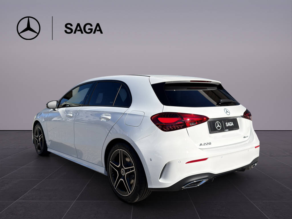MERCEDES-BENZ A 220 AMG Line 4m - 5