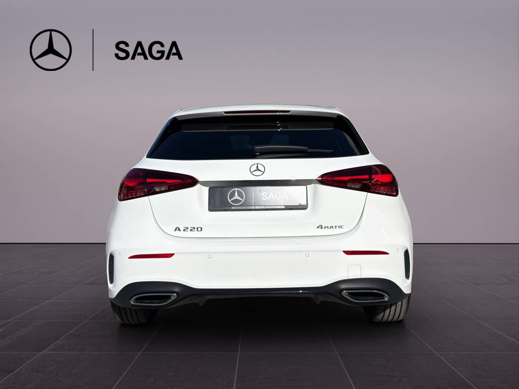 MERCEDES-BENZ A 220 AMG Line 4m - 6