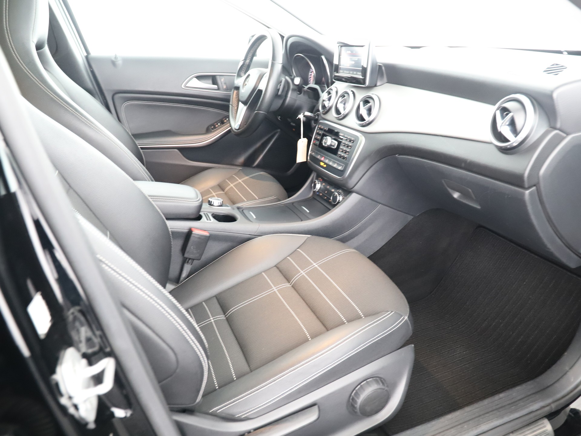 MERCEDES-BENZ GLA 200 CDI Urban 4Matic - 9