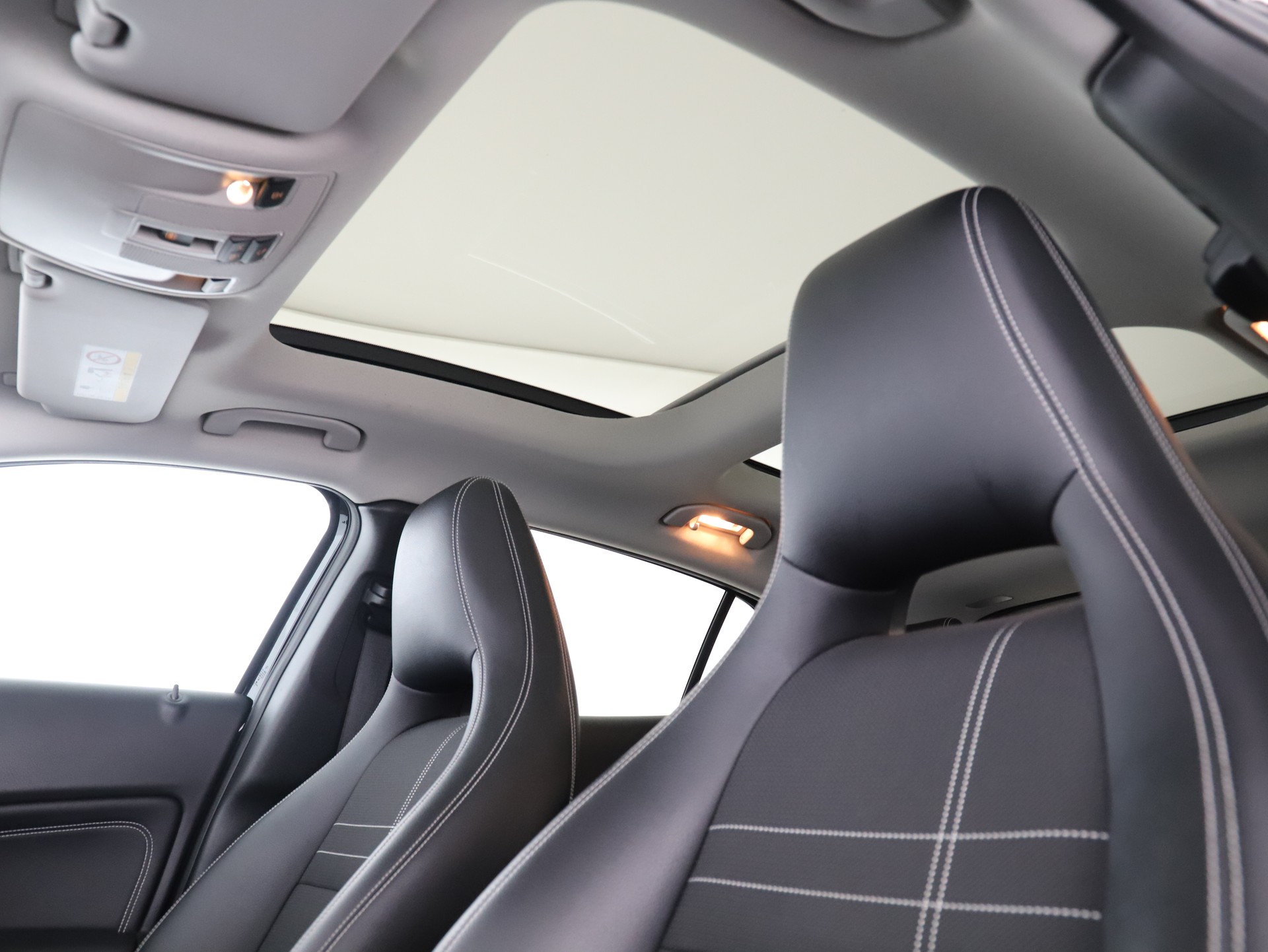 MERCEDES-BENZ GLA 200 CDI Urban 4Matic - 12