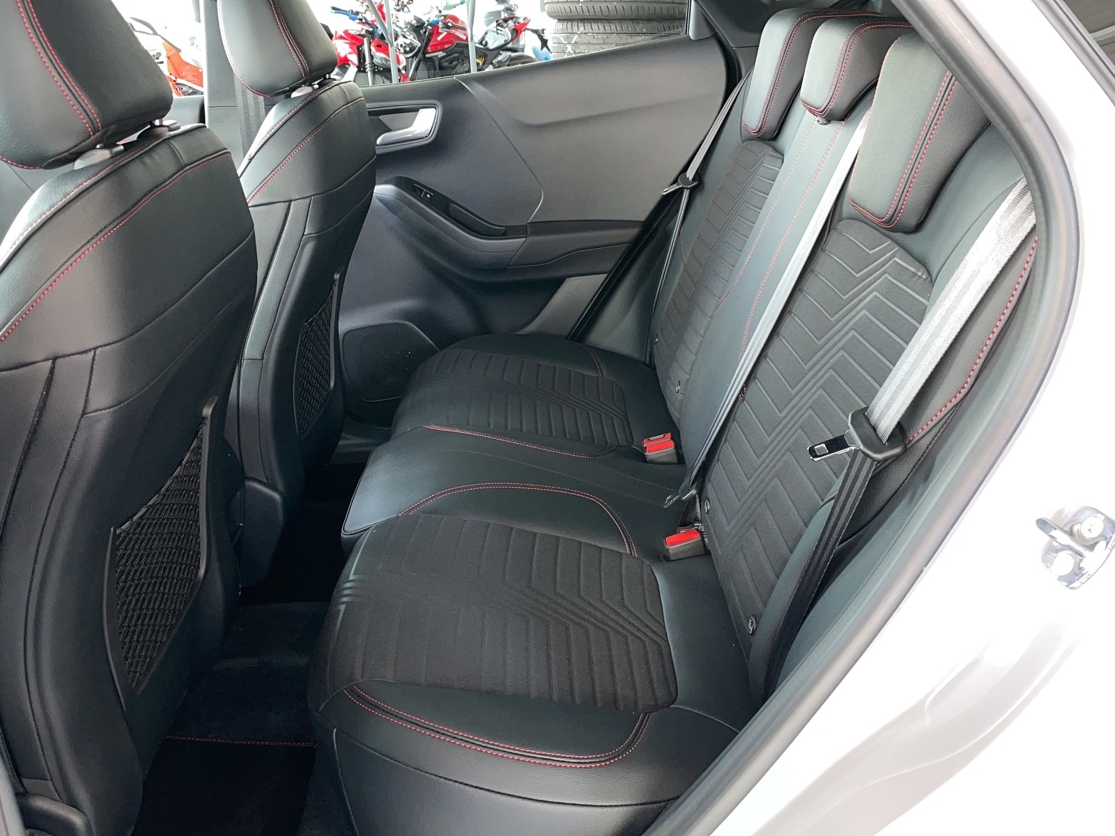 FORD Puma 1.0 EcoB Hybrid 155 ST-Line X - 12