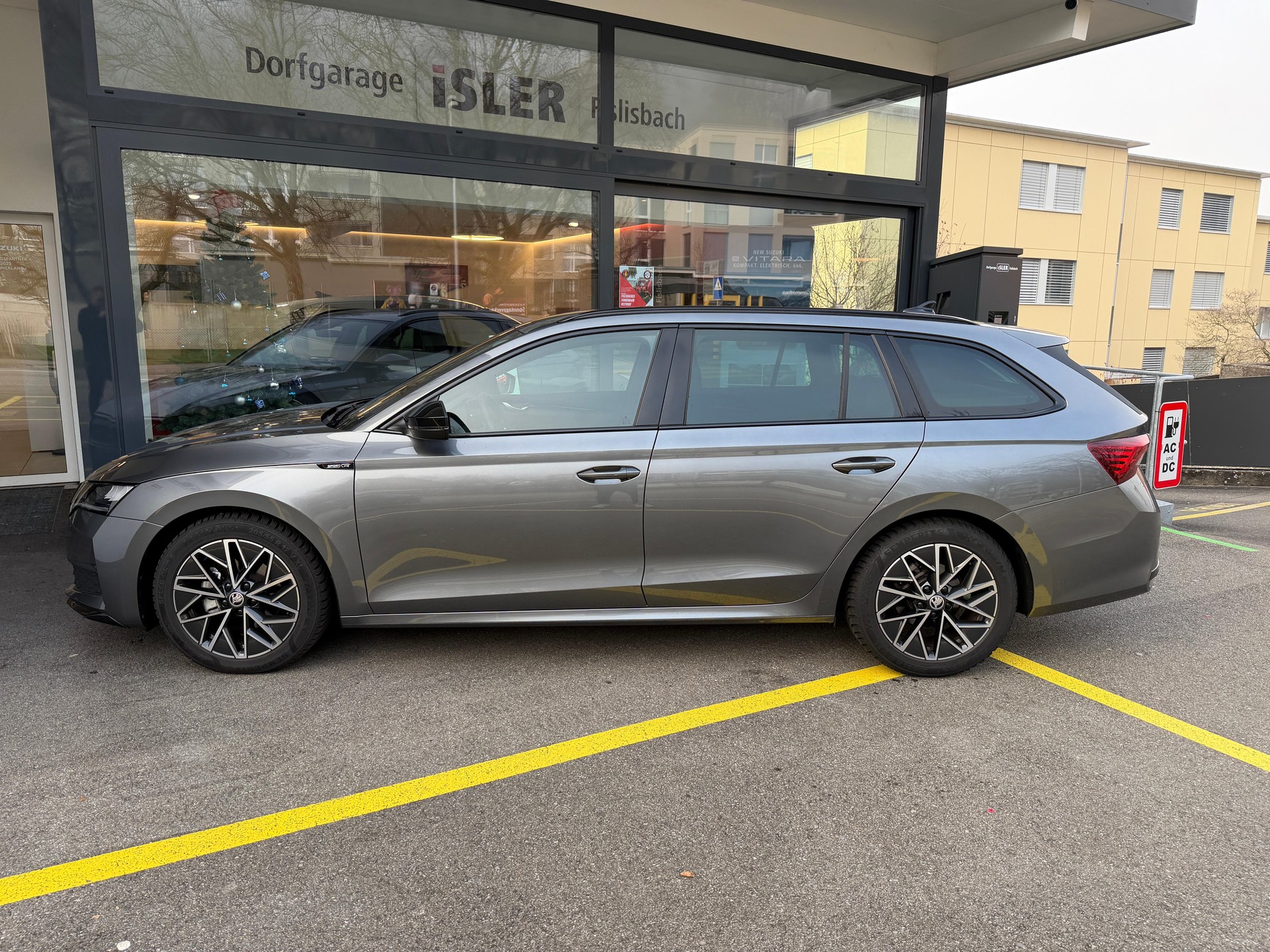 SKODA Octavia Combi 1.5 TSI SportLine DSG - 5