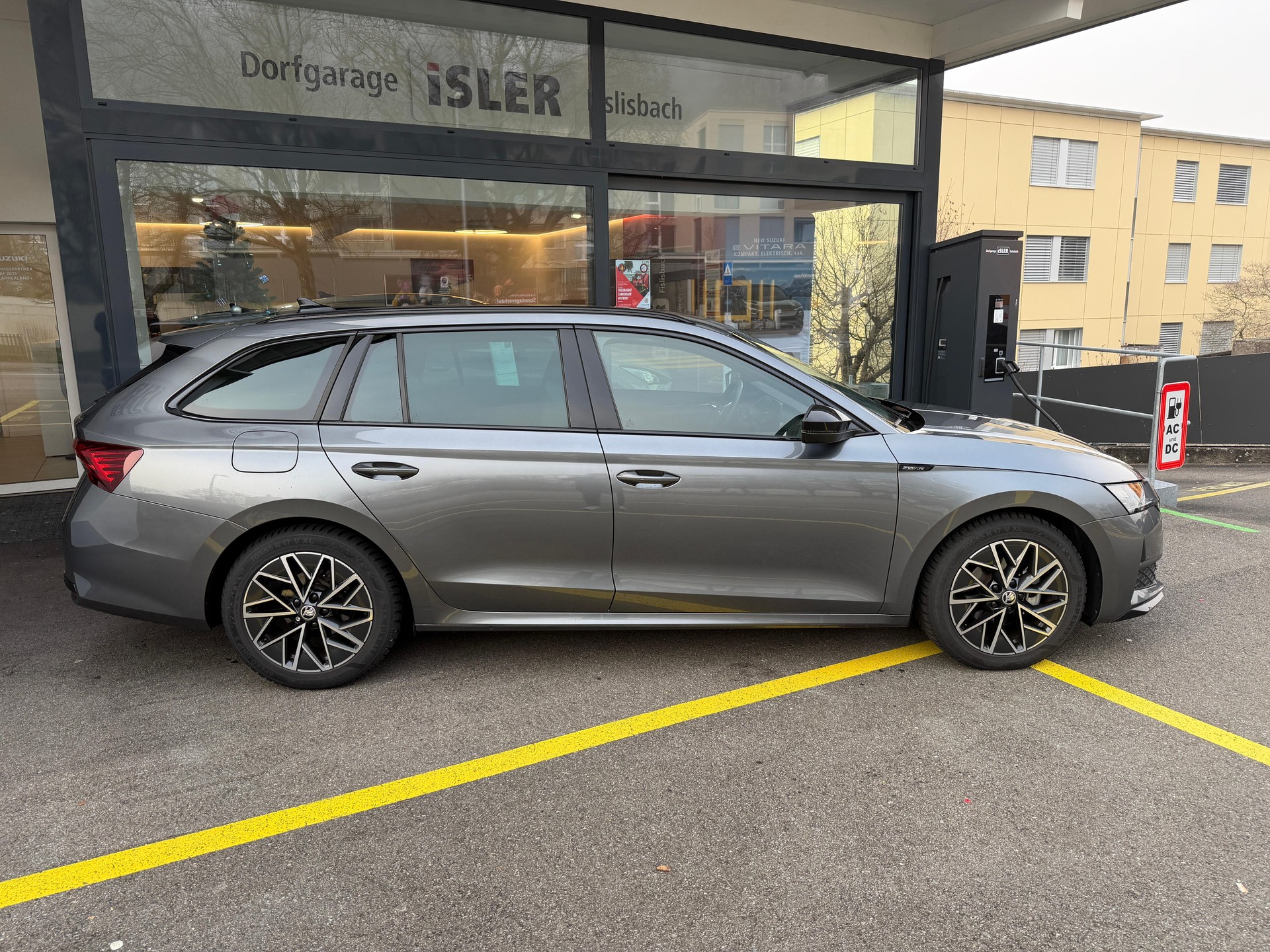 SKODA Octavia Combi 1.5 TSI SportLine DSG - 2