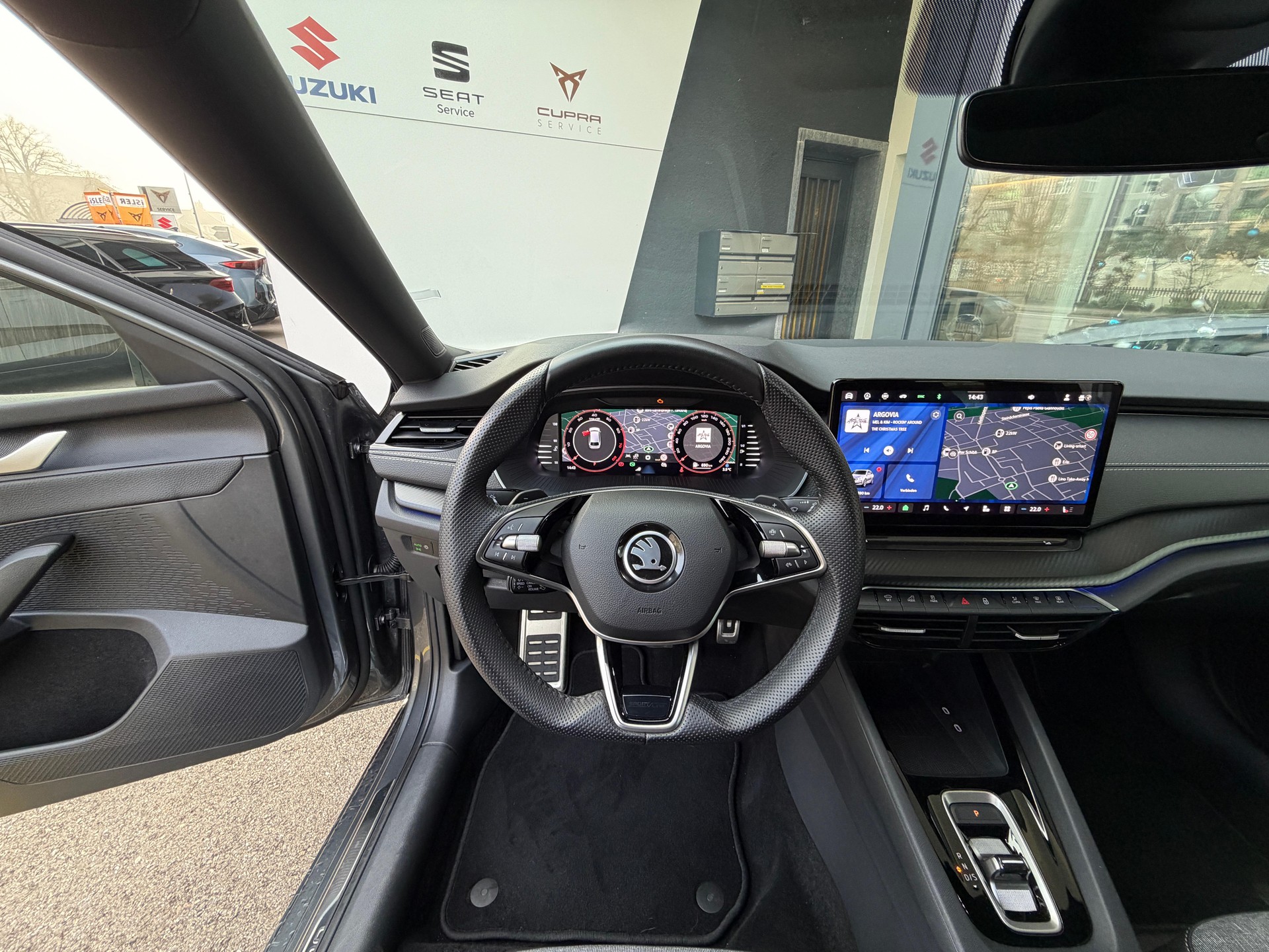 SKODA Octavia Combi 1.5 TSI SportLine DSG - 11