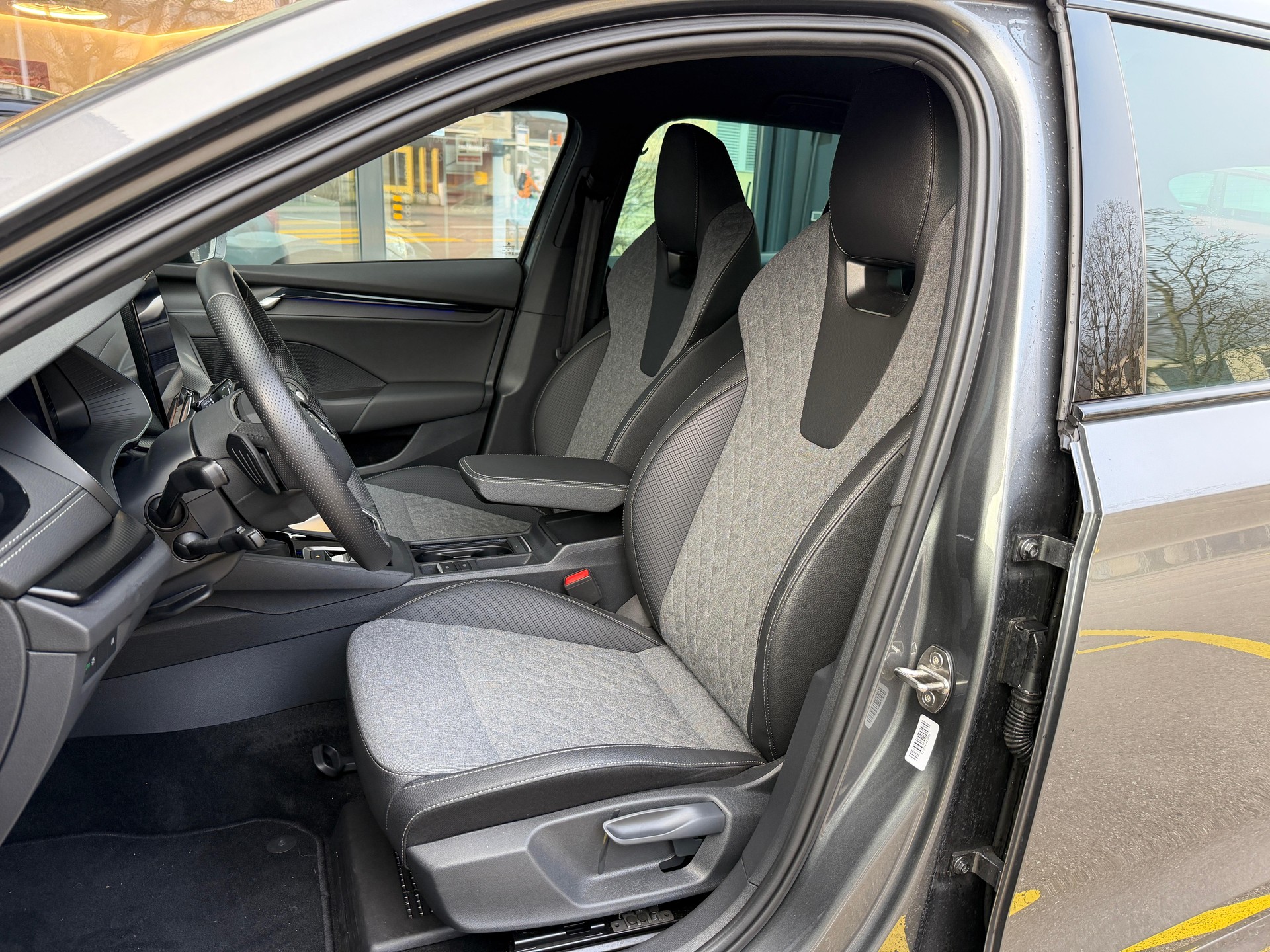 SKODA Octavia Combi 1.5 TSI SportLine DSG - 9