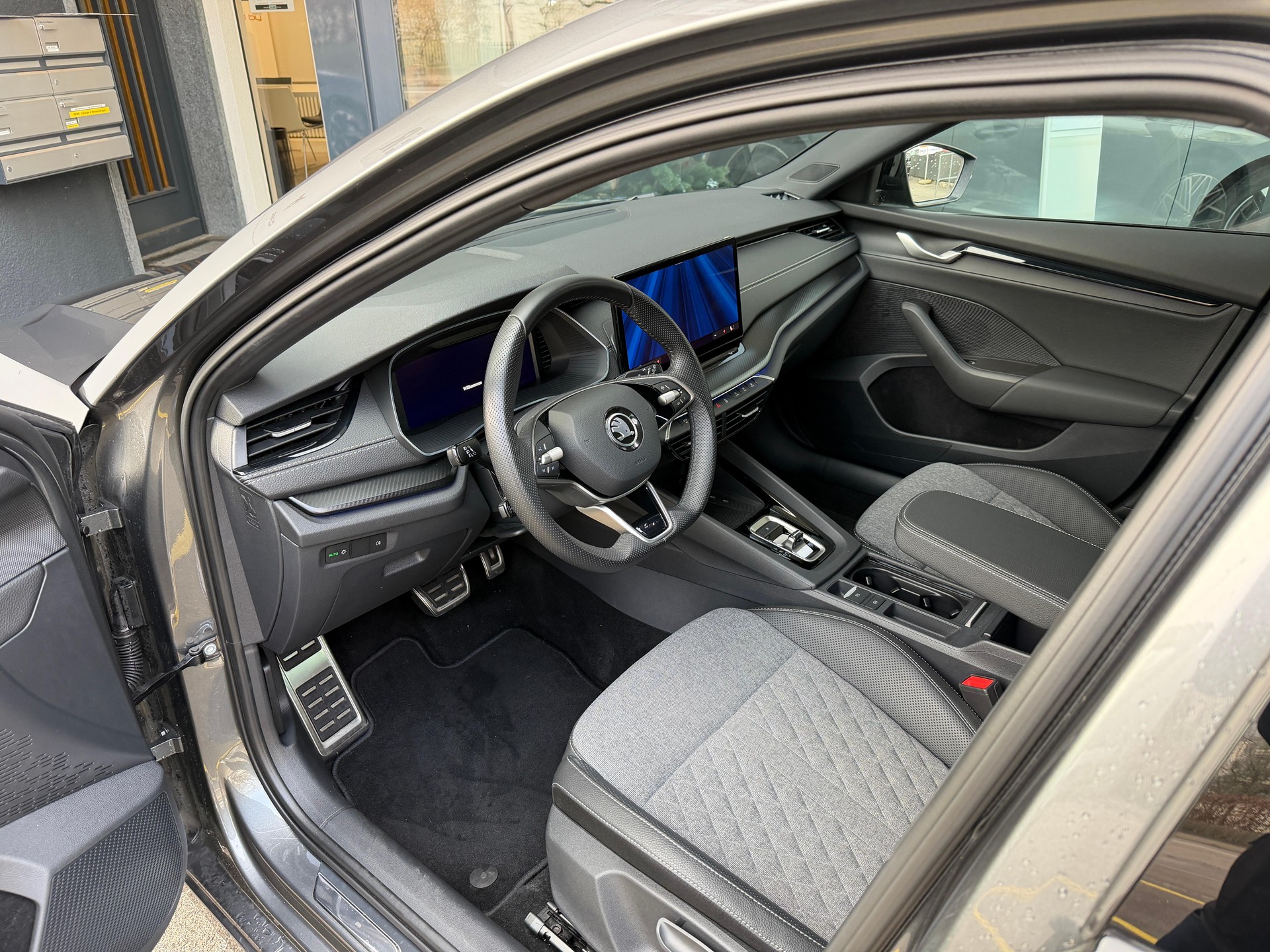 SKODA Octavia Combi 1.5 TSI SportLine DSG - 10