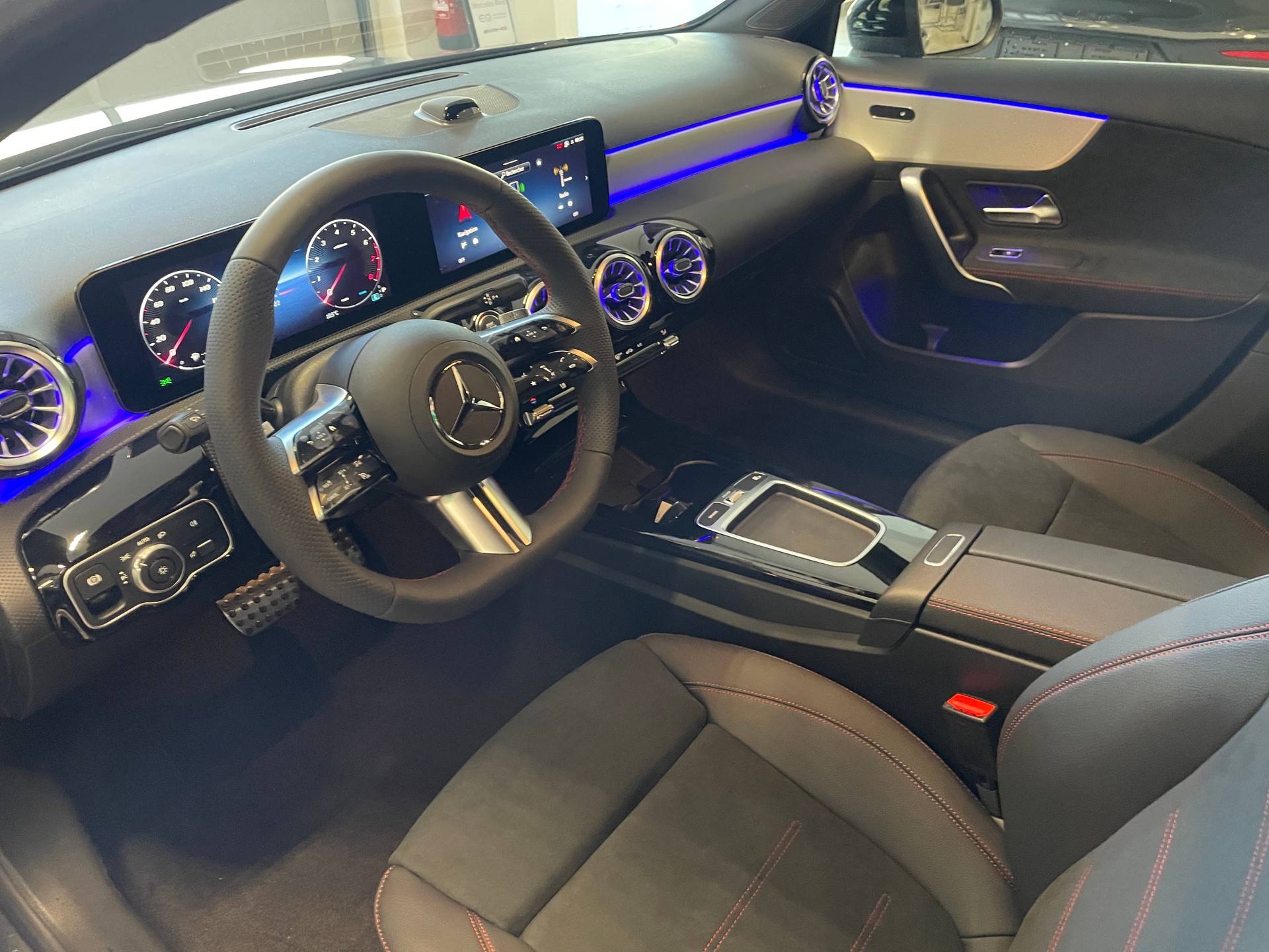 MERCEDES-BENZ A 200 Night Star 7G-DCT - 9