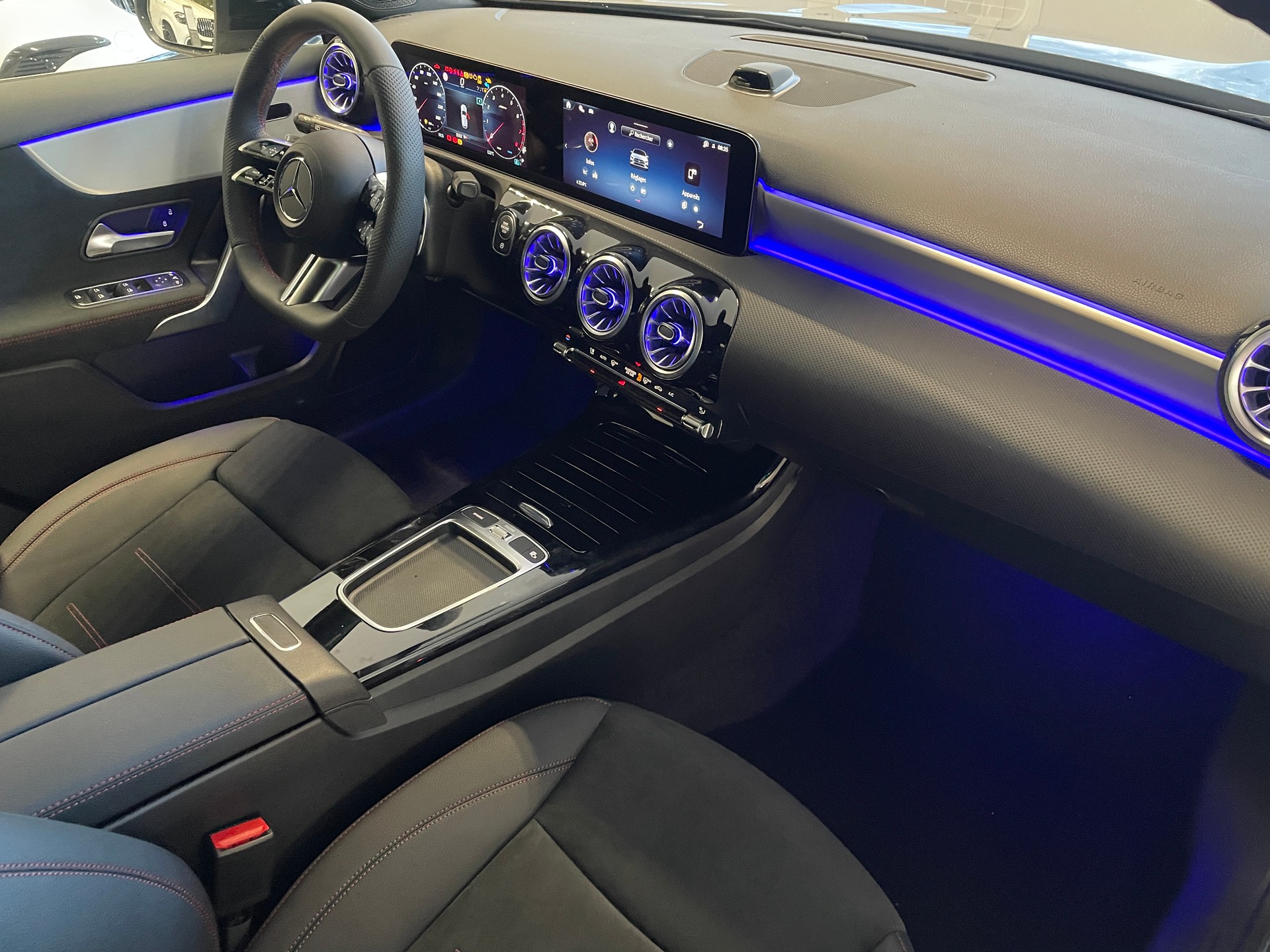 MERCEDES-BENZ A 200 Night Star 7G-DCT - 20