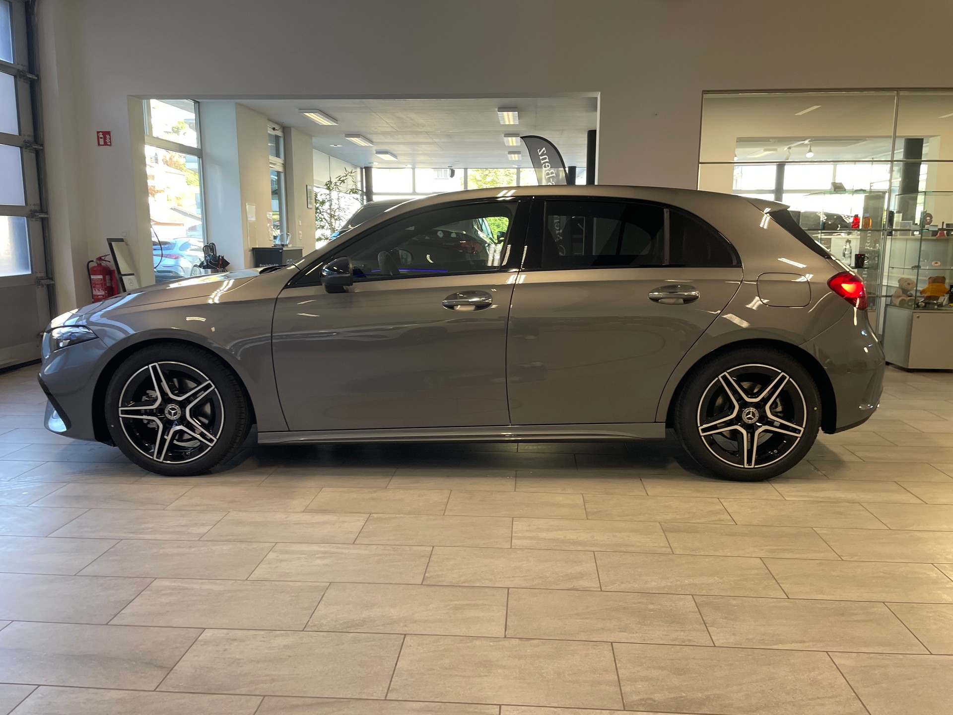 MERCEDES-BENZ A 200 Night Star 7G-DCT - 4