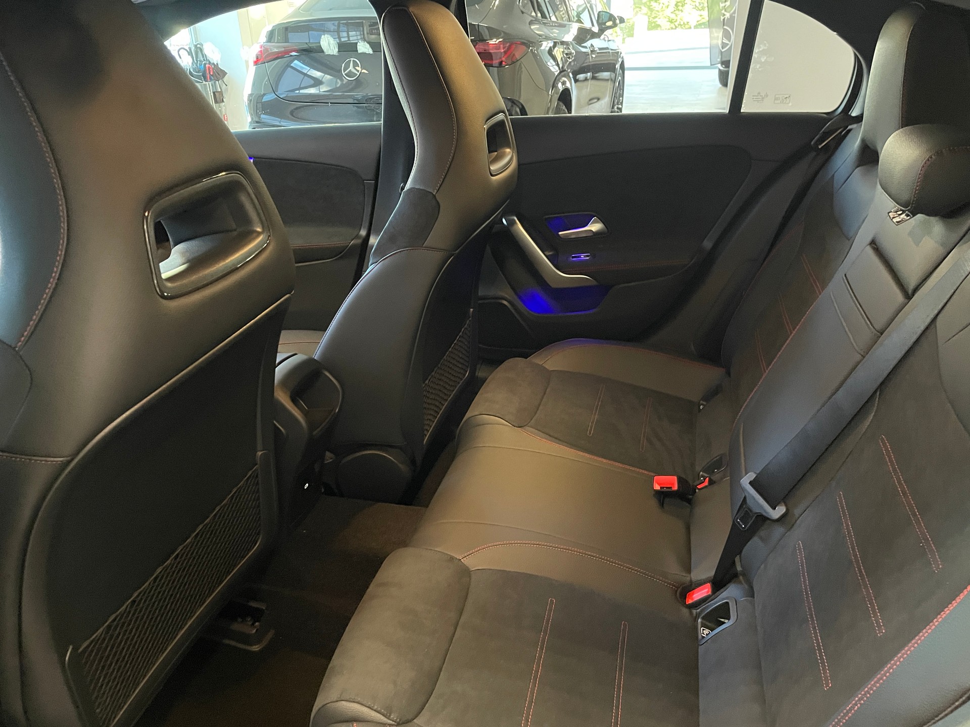 MERCEDES-BENZ A 200 Night Star 7G-DCT - 10