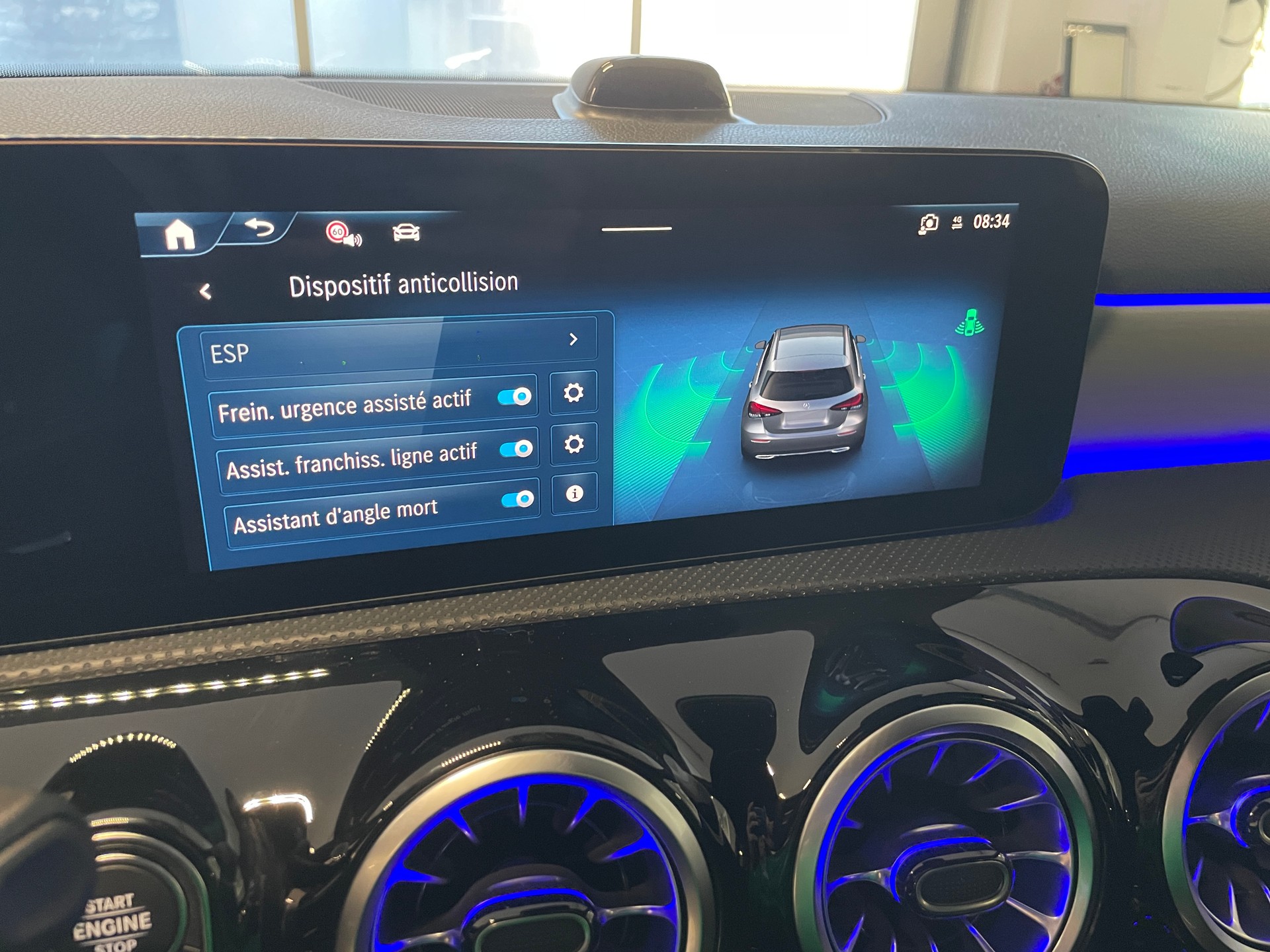 MERCEDES-BENZ A 200 Night Star 7G-DCT - 17