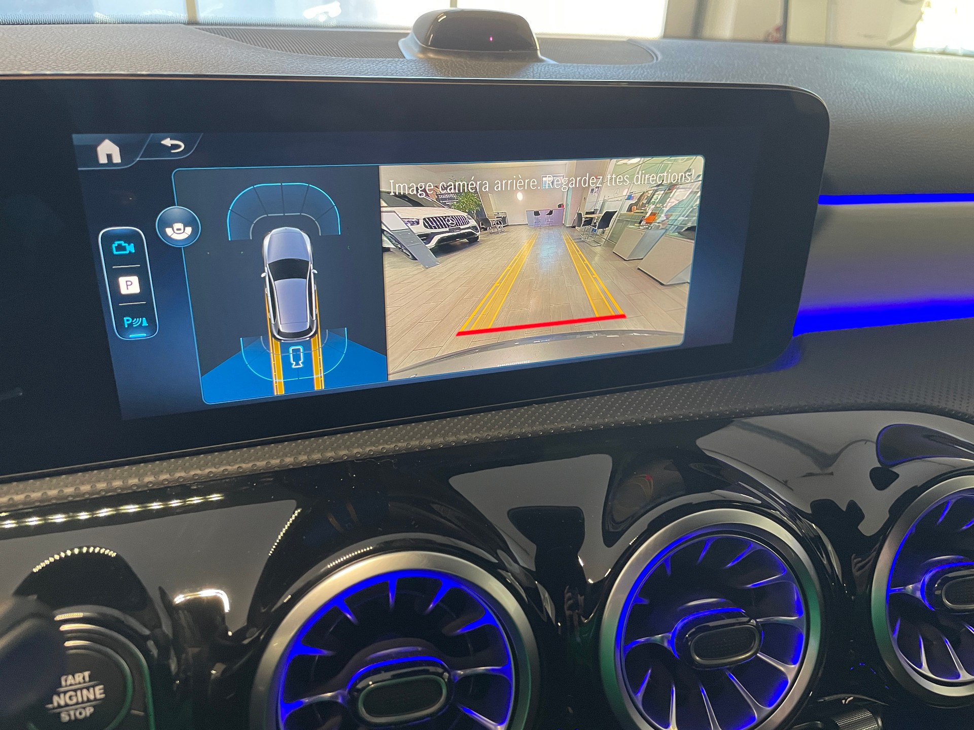 MERCEDES-BENZ A 200 Night Star 7G-DCT - 19