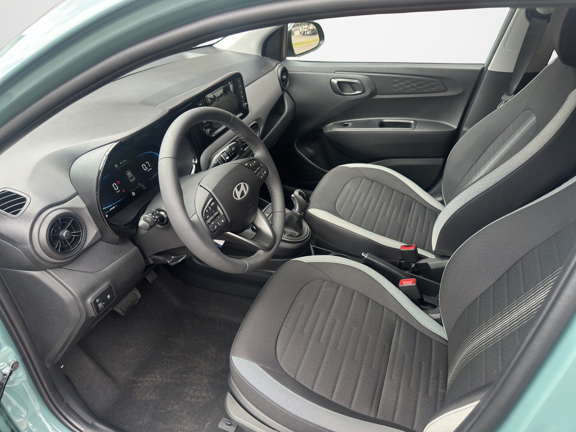 HYUNDAI i10 1.2 Amplia Aut. - 11