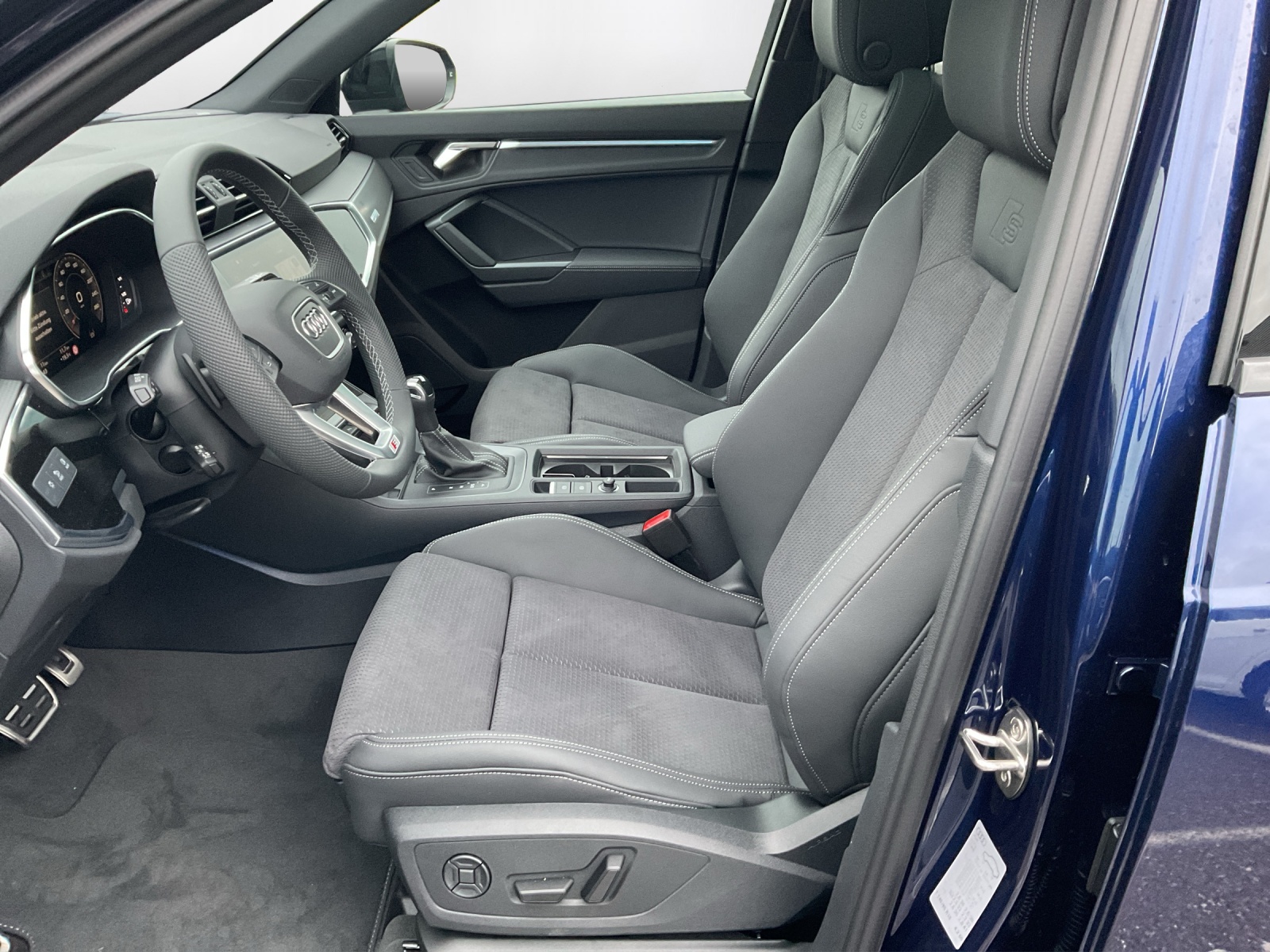AUDI Q3 35 TFSI S line Attraction S-tronic - 11
