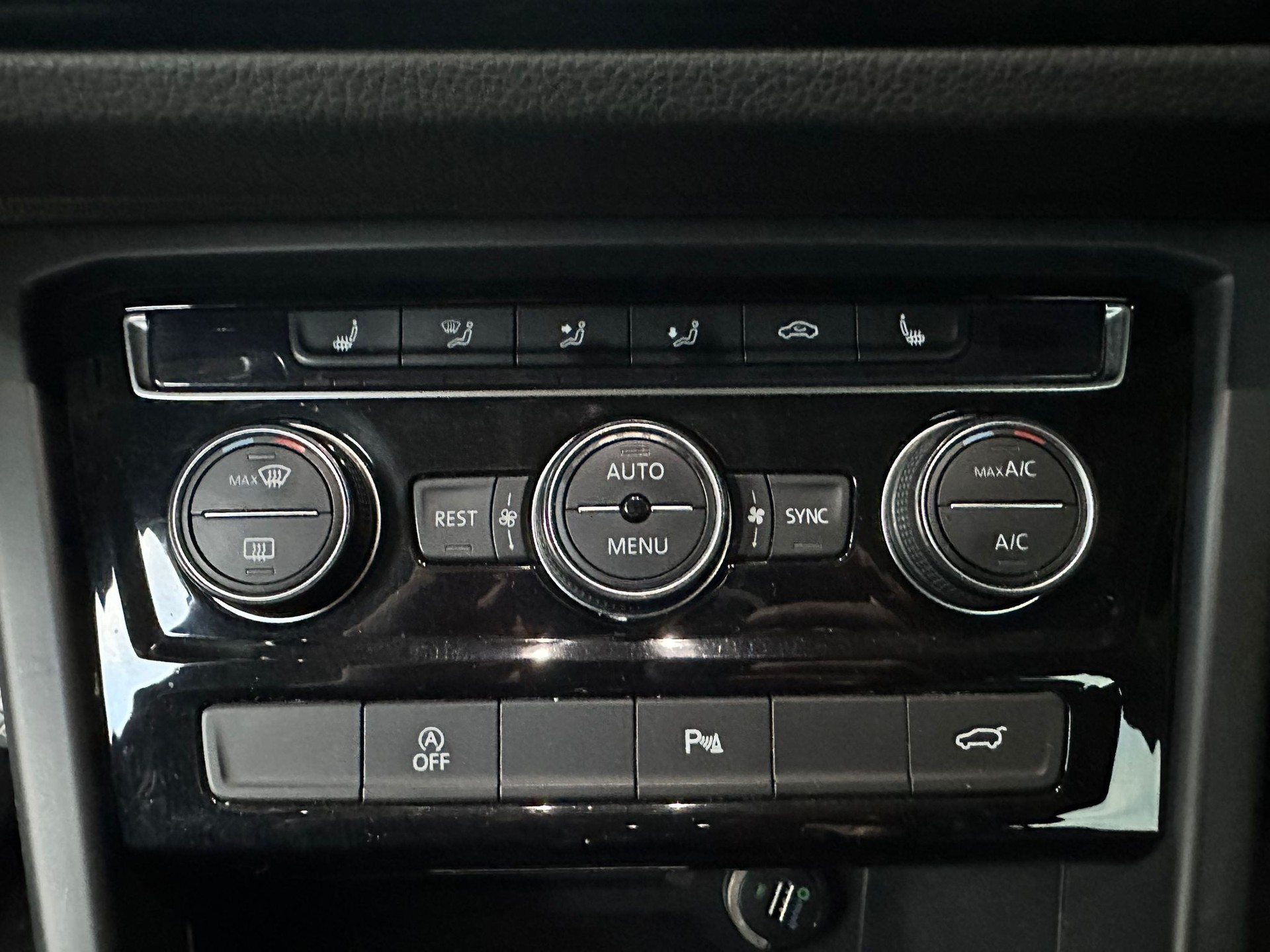 VW Touran 2.0 TDI BlueMotion Technology Comfortline DSG - 12