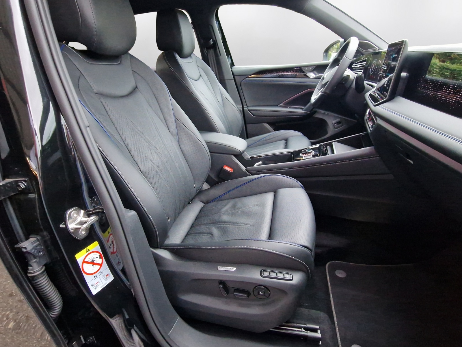 VW Tiguan 2.0 TSI DSG R-Line 4Motion - 14