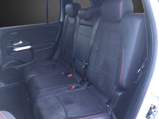 MERCEDES-BENZ GLB 220 d AMG Line 4 MAT. - 11