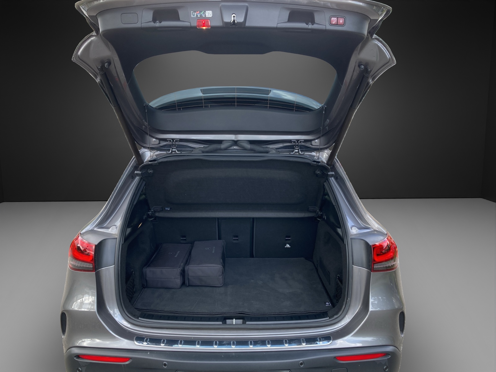 MERCEDES-BENZ EQA 350 AMG Line 4Matic - 9