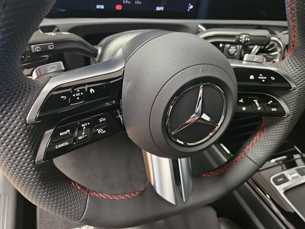 MERCEDES-BENZ A 220 4Matic AMG Line - 9