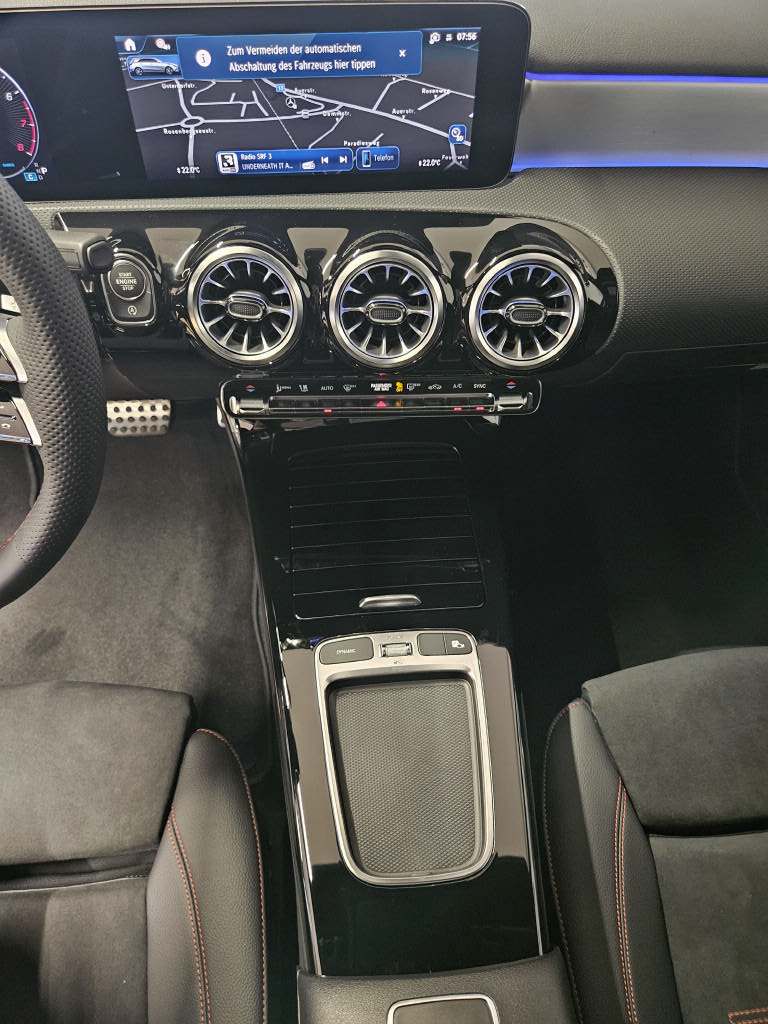MERCEDES-BENZ A 220 4Matic AMG Line - 11