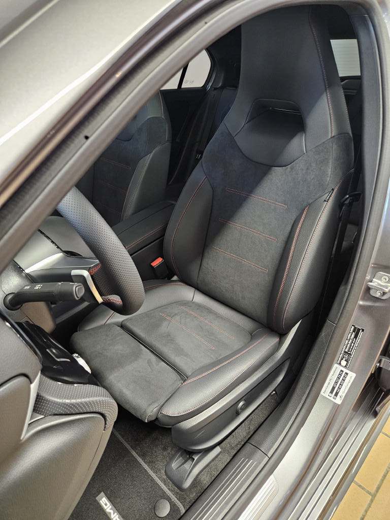 MERCEDES-BENZ A 220 4Matic AMG Line - 6