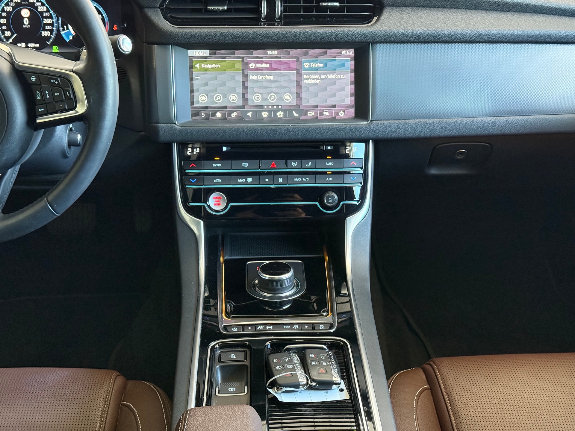 JAGUAR XF 30t R-Sport AWD - 10