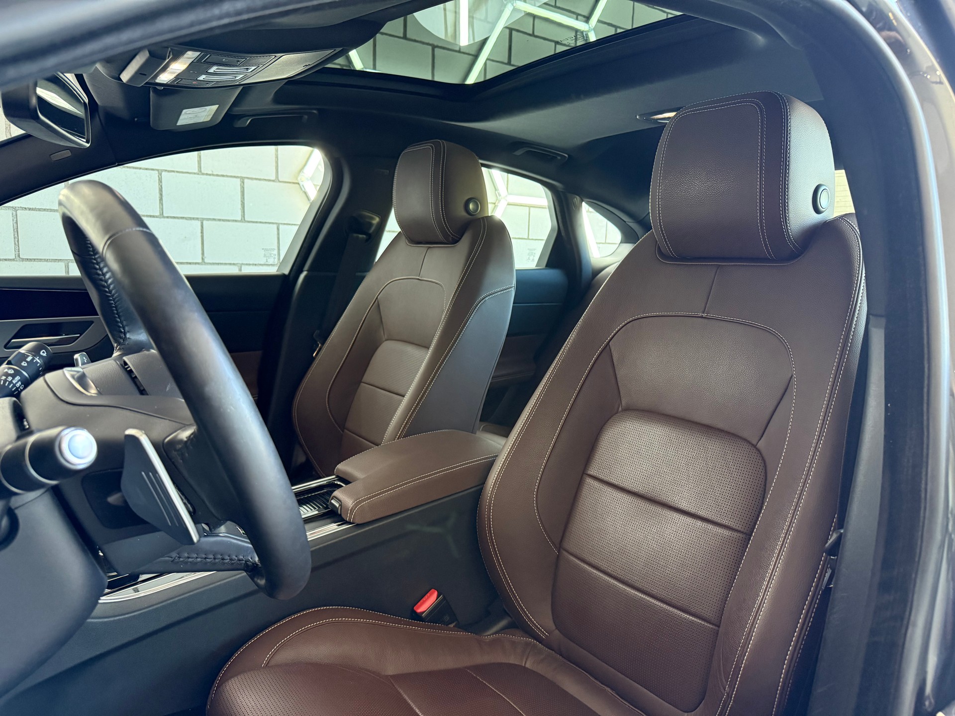 JAGUAR XF 30t R-Sport AWD - 12