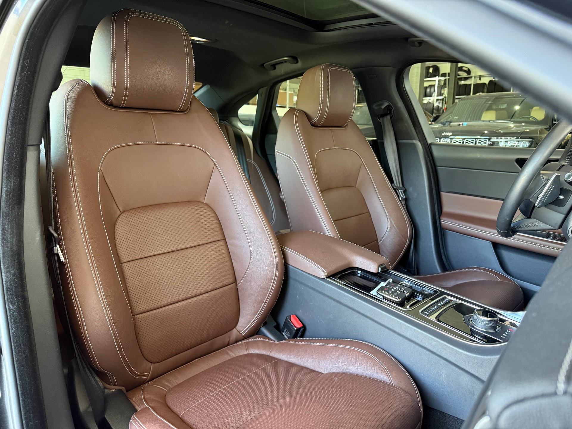 JAGUAR XF 30t R-Sport AWD - 13