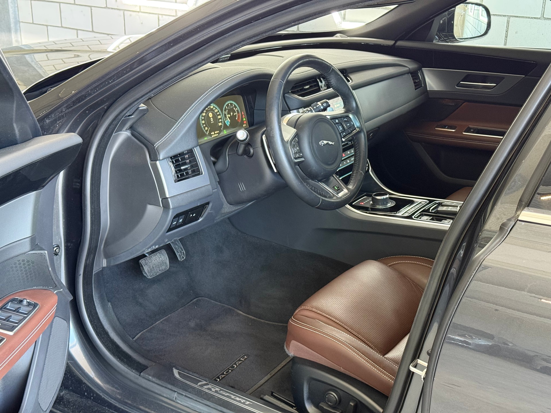 JAGUAR XF 30t R-Sport AWD - 5