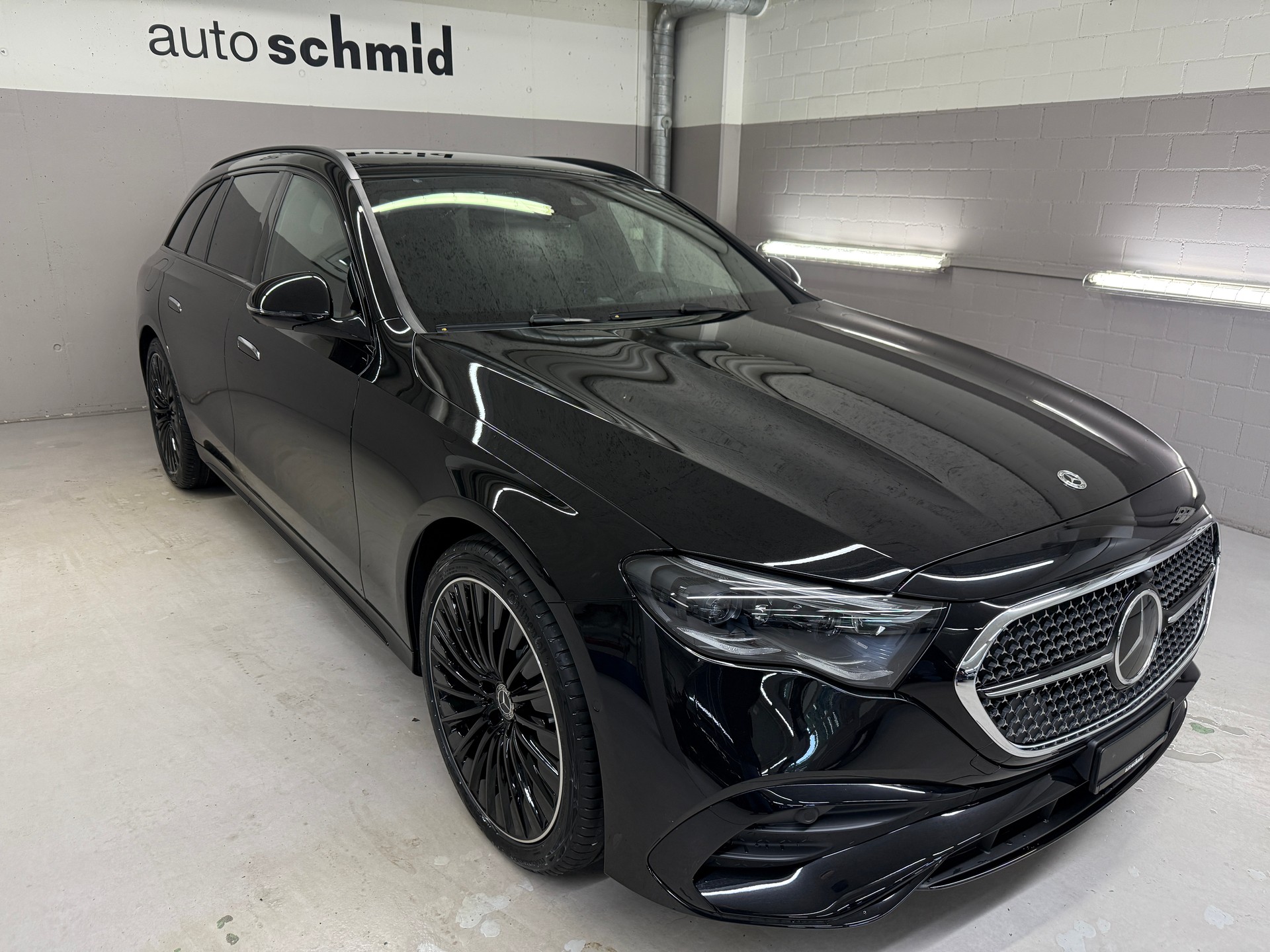 MERCEDES-BENZ E 220 d 4MATIC T-Modell - 2