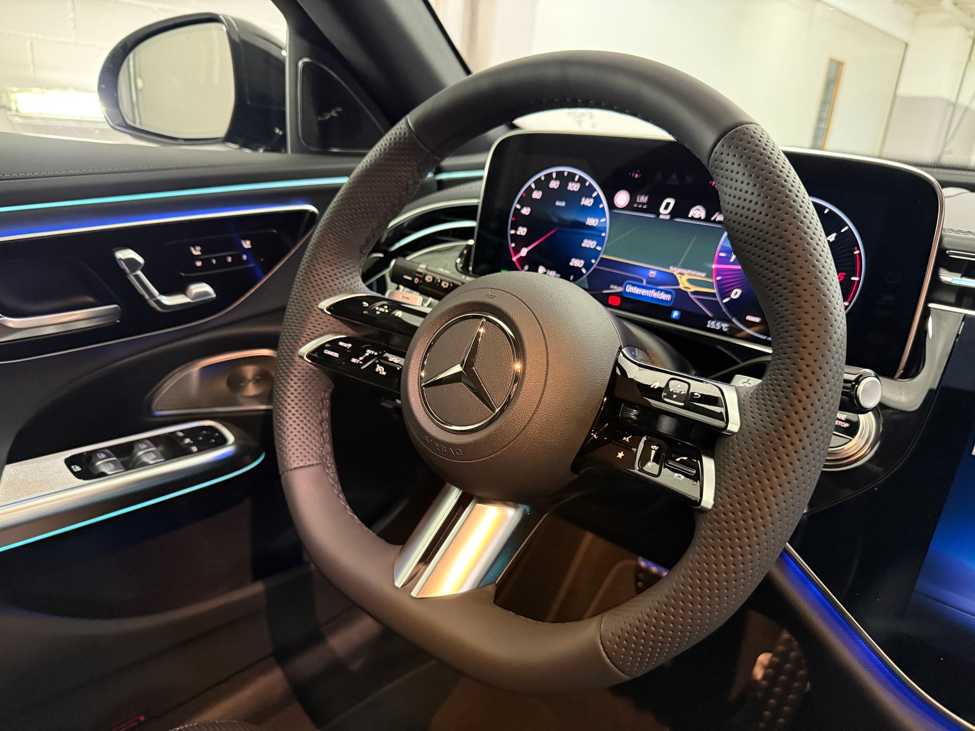 MERCEDES-BENZ E 220 d 4MATIC T-Modell - 15