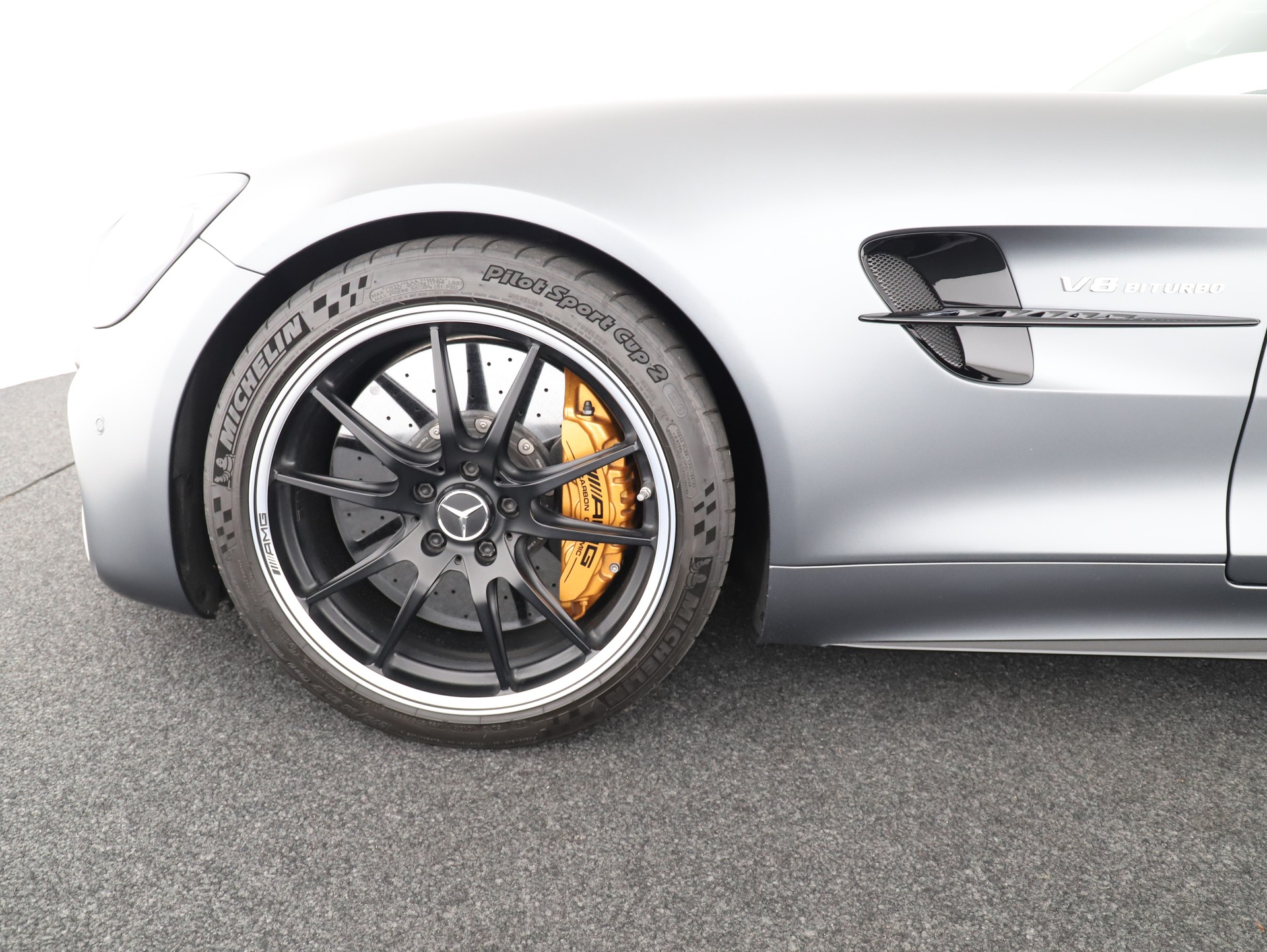 MERCEDES-BENZ AMG GT R - 8