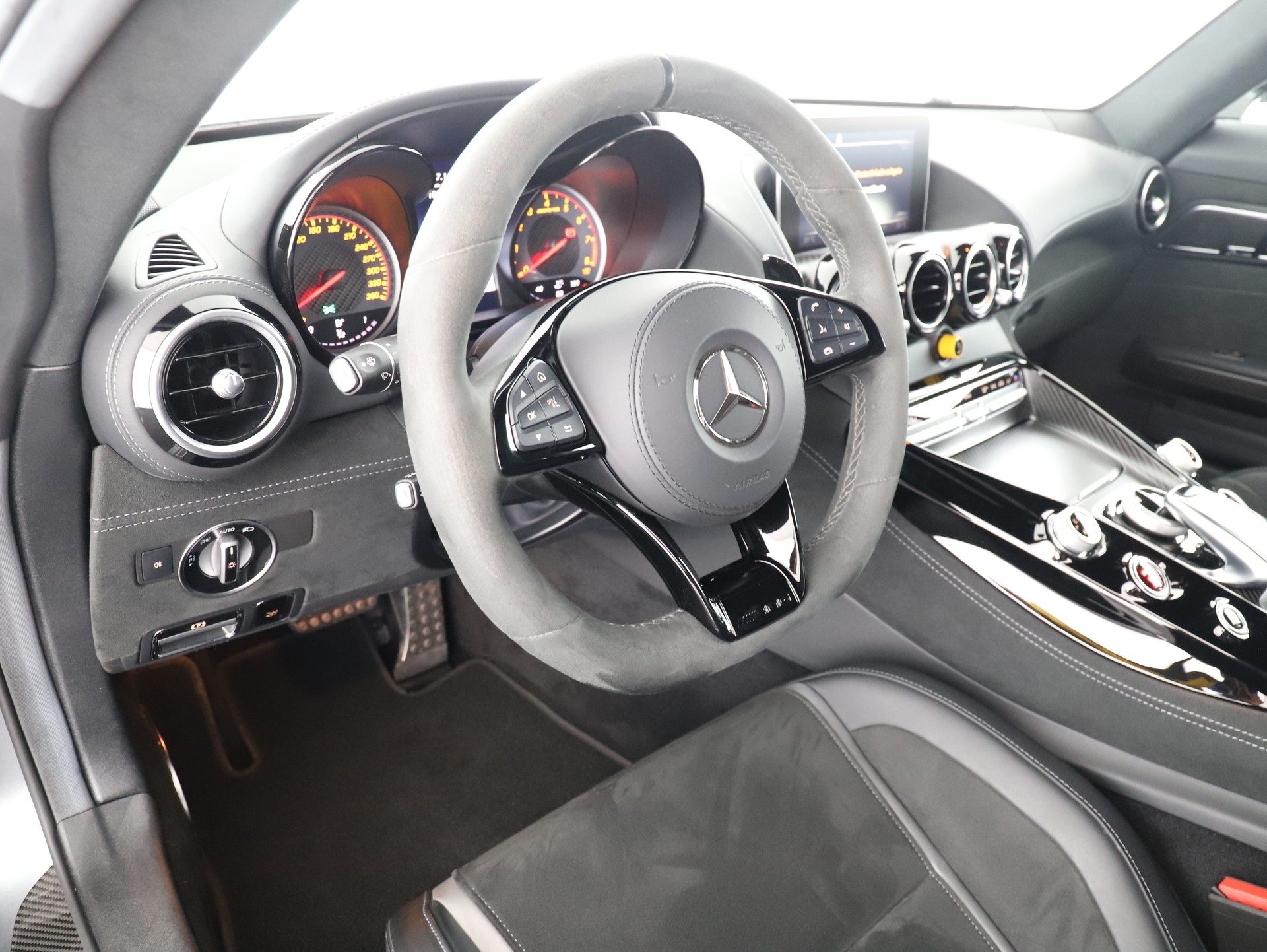 MERCEDES-BENZ AMG GT R - 13