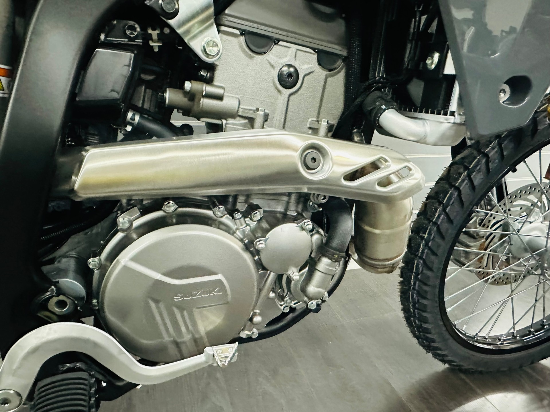SUZUKI DR-Z4S / DR-Z 400 - 6