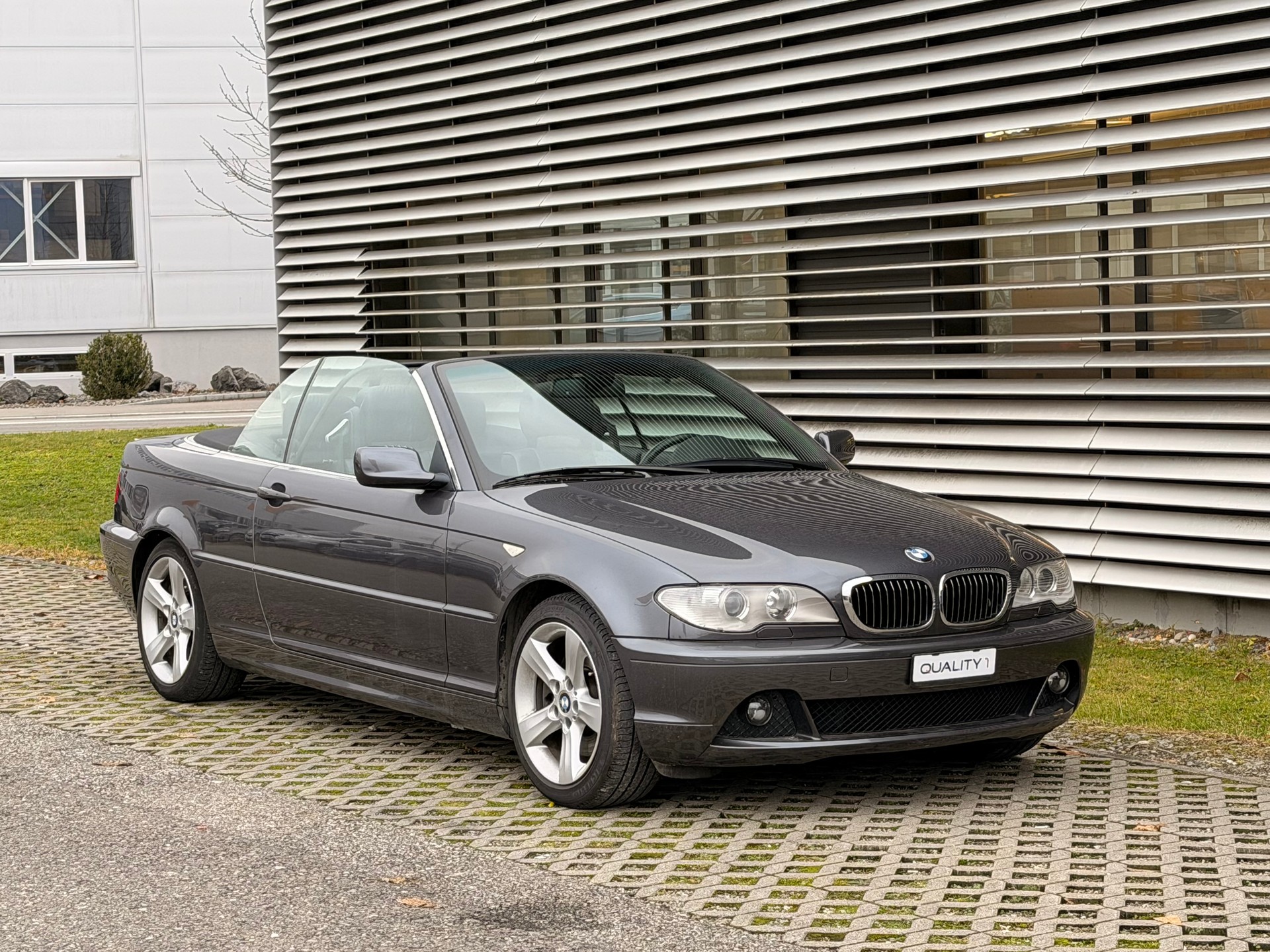 BMW 330Ci Cabriolet - 10