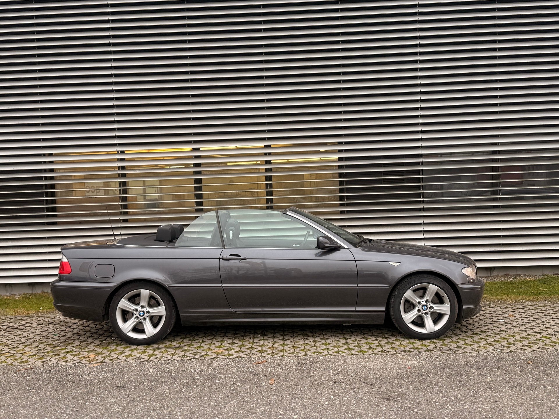 BMW 330Ci Cabriolet - 9