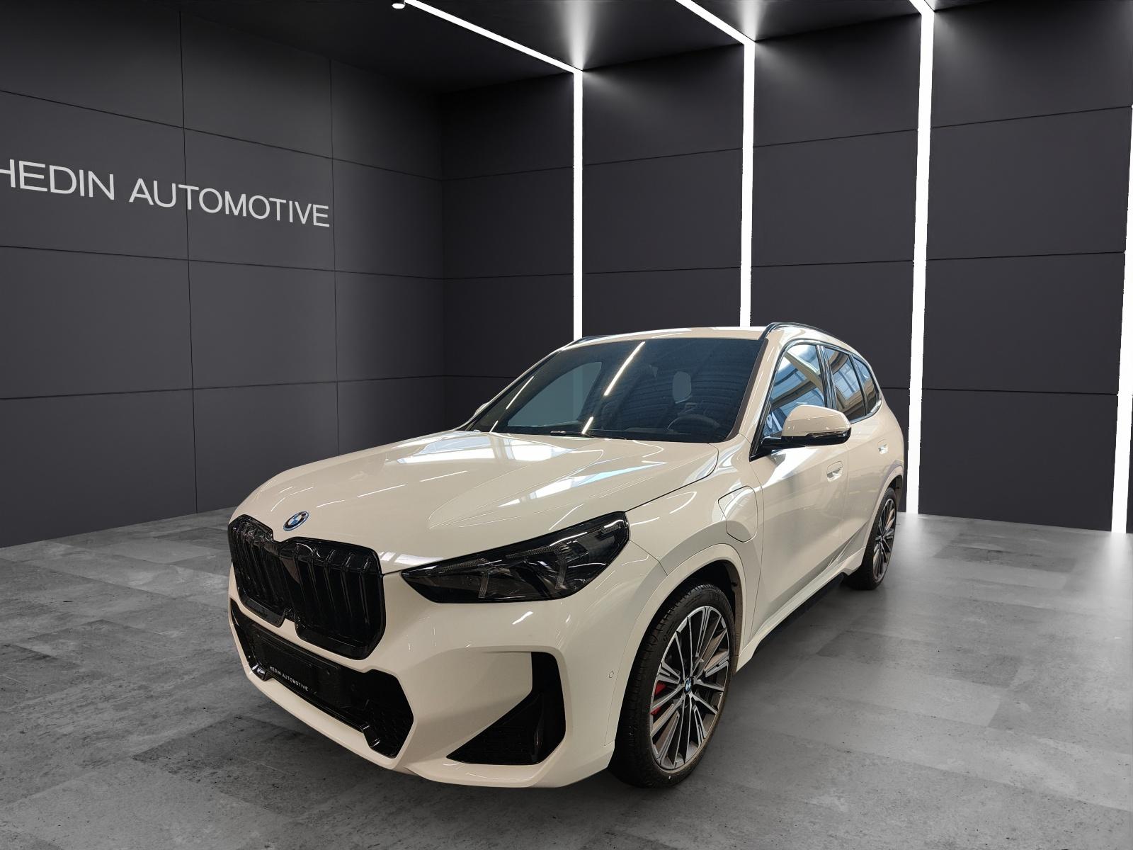 BMW X1 30e xDrive paddles SUV / Geländewagen