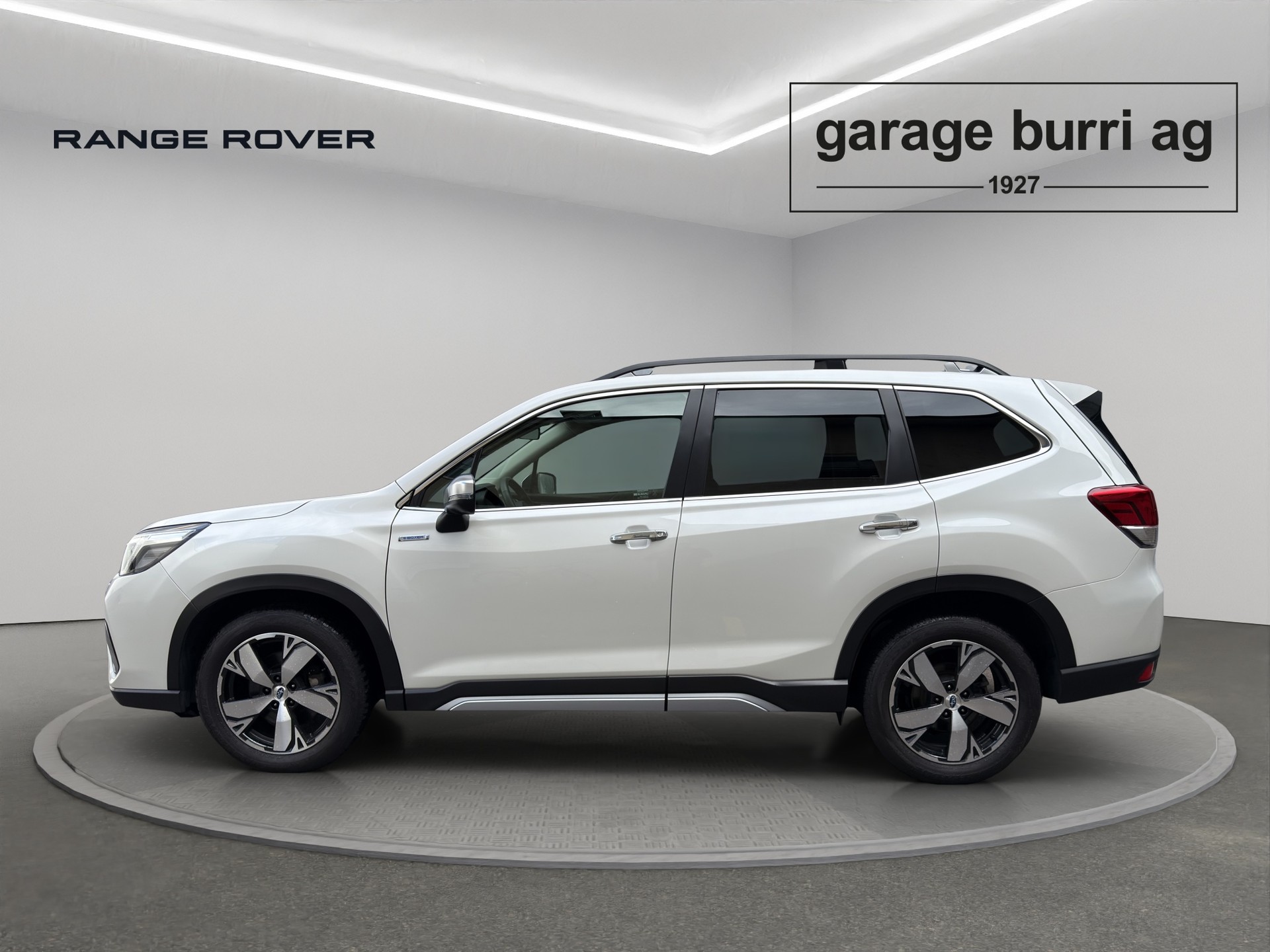 SUBARU Forester Station 2.0i e-Boxer Luxury - 3