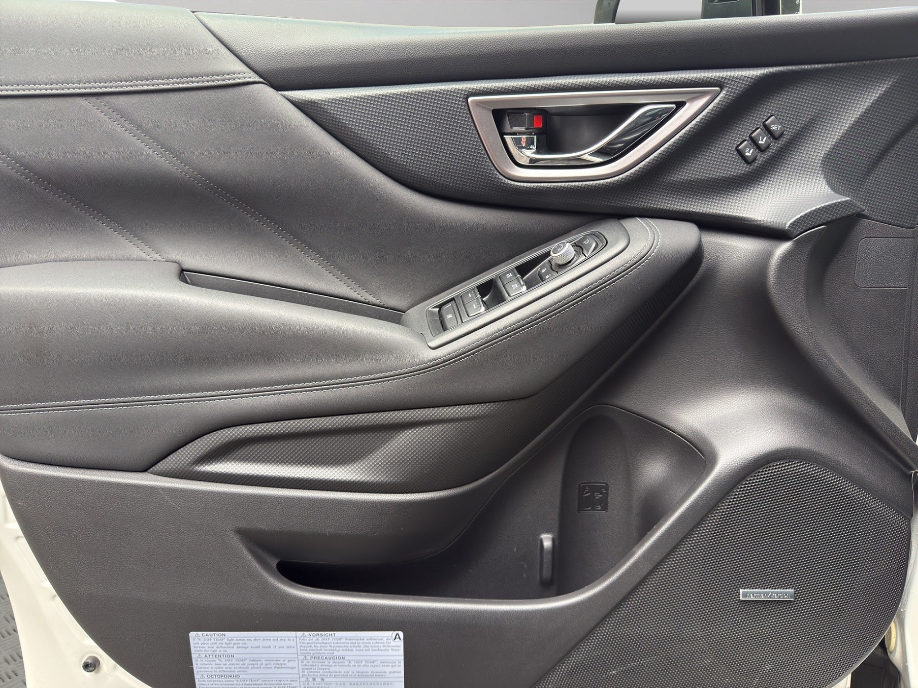 SUBARU Forester Station 2.0i e-Boxer Luxury - 9