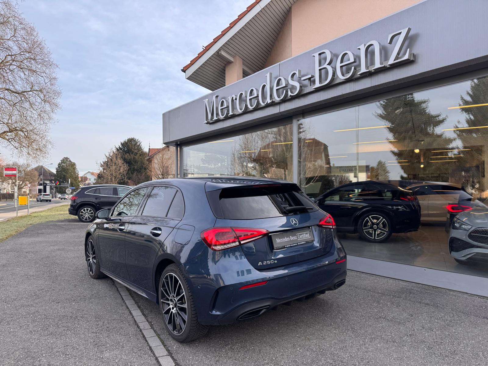 MERCEDES-BENZ A 250e AMG Line 8G-DCT EDITION - 3