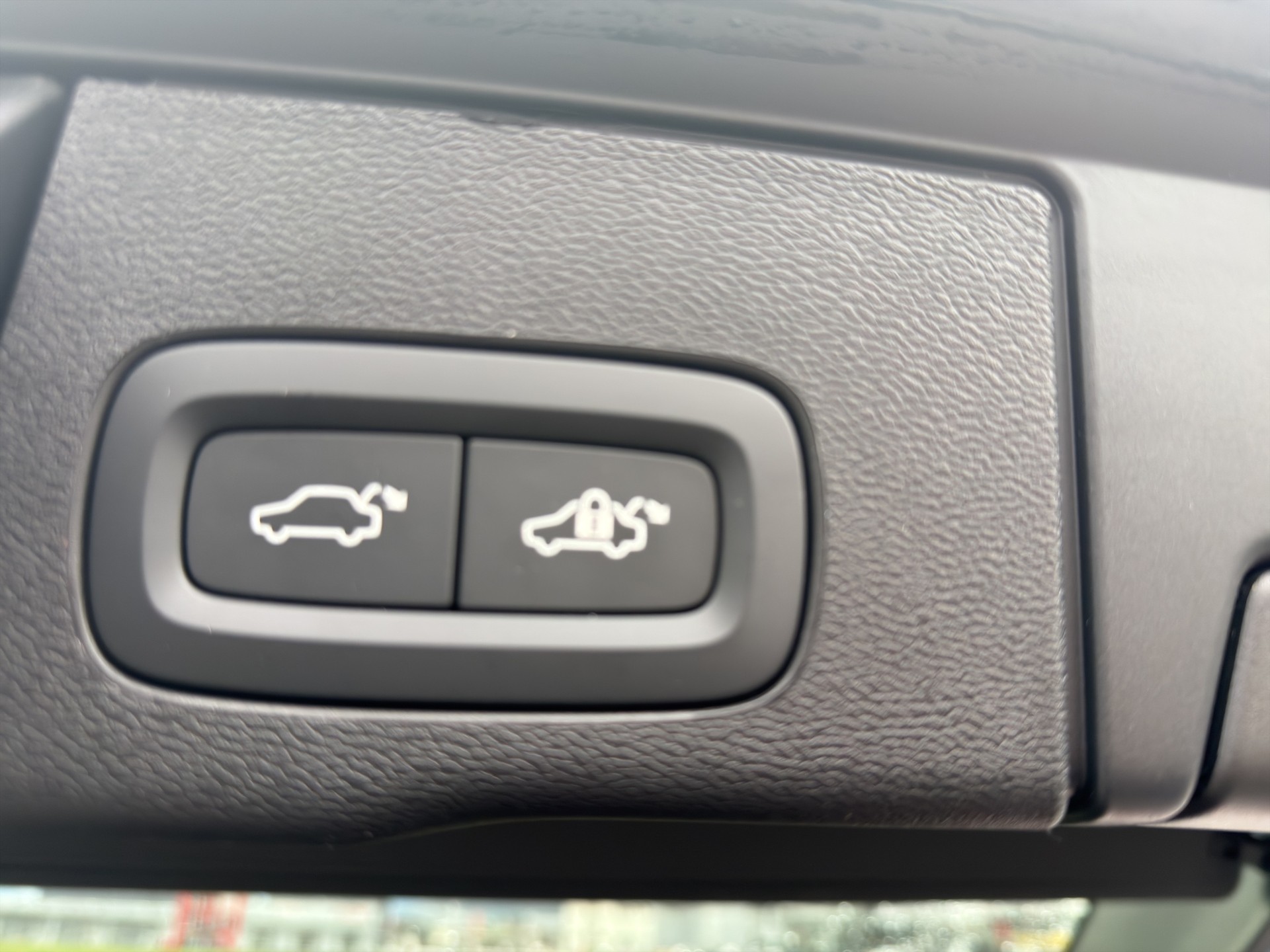 VOLVO XC60 2.0 T6 TE Ultra Dark eAWD - 18