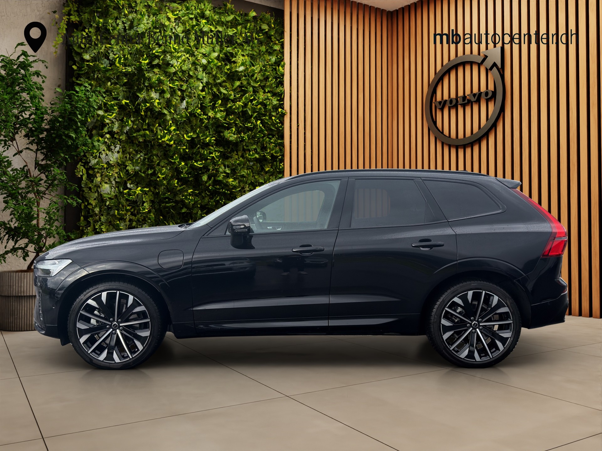 VOLVO XC60 2.0 T6 TE Ultra Dark eAWD - 2