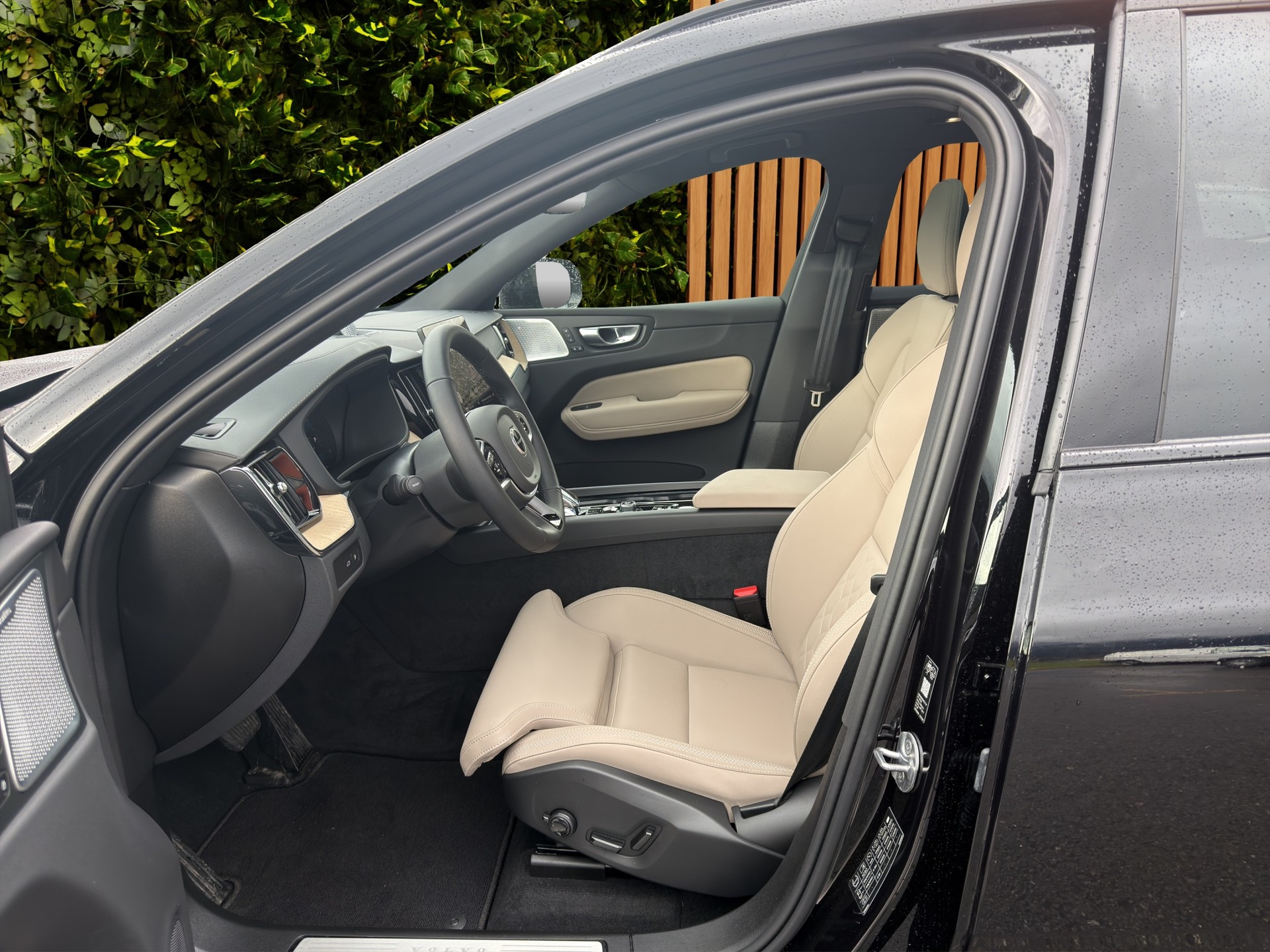 VOLVO XC60 2.0 T6 TE Ultra Dark eAWD - 9