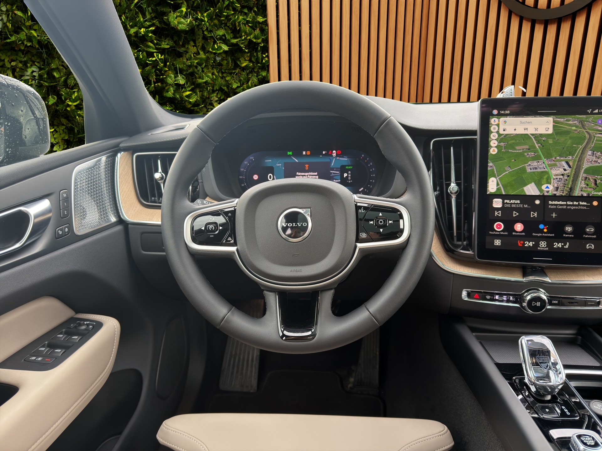 VOLVO XC60 2.0 T6 TE Ultra Dark eAWD - 12